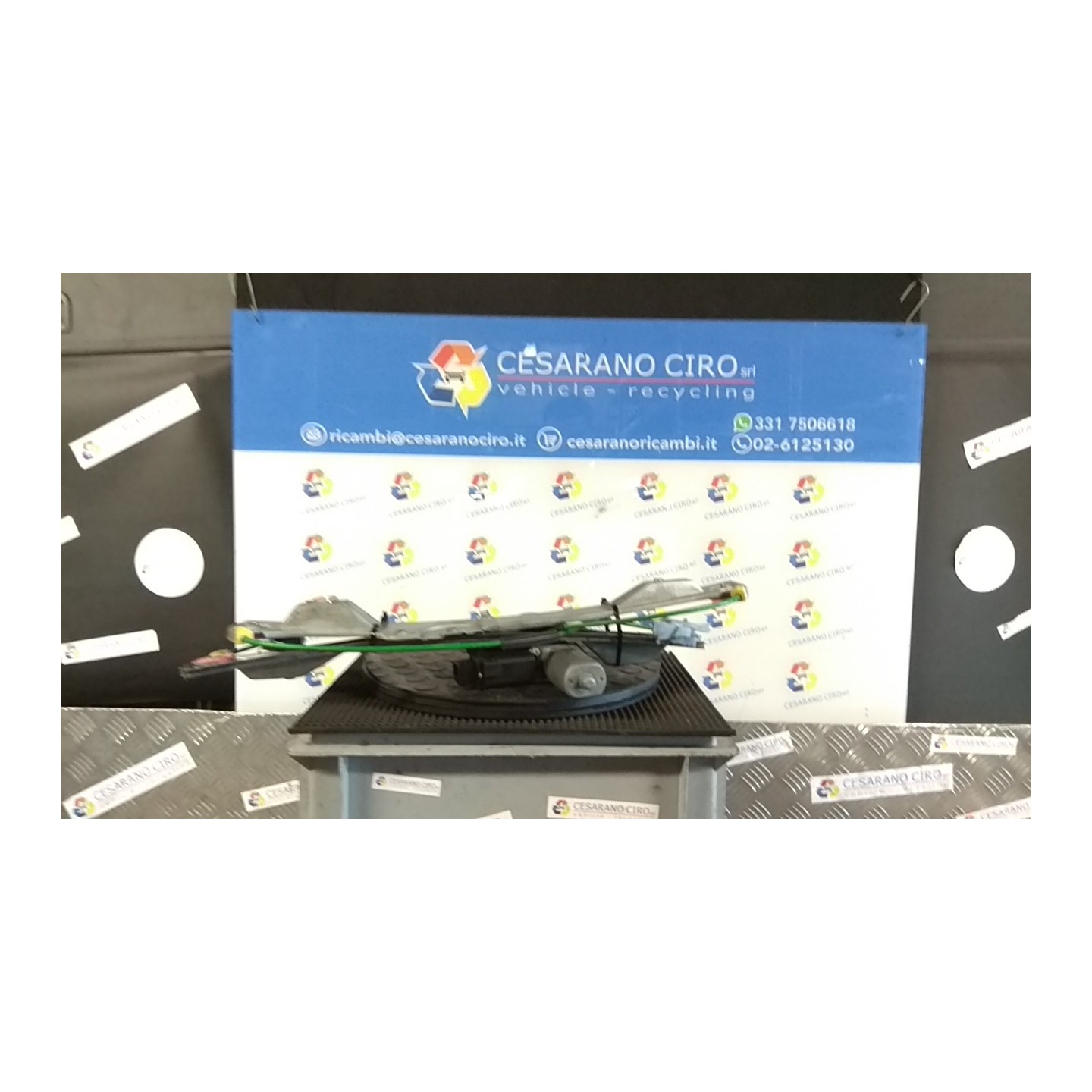 ALZACRISTALLO ELETTR. PORTA ANT. C/MOTORINO DX. 032 OPEL CORSA (S07) (07/06-02/11) Z12XEP 13269606
