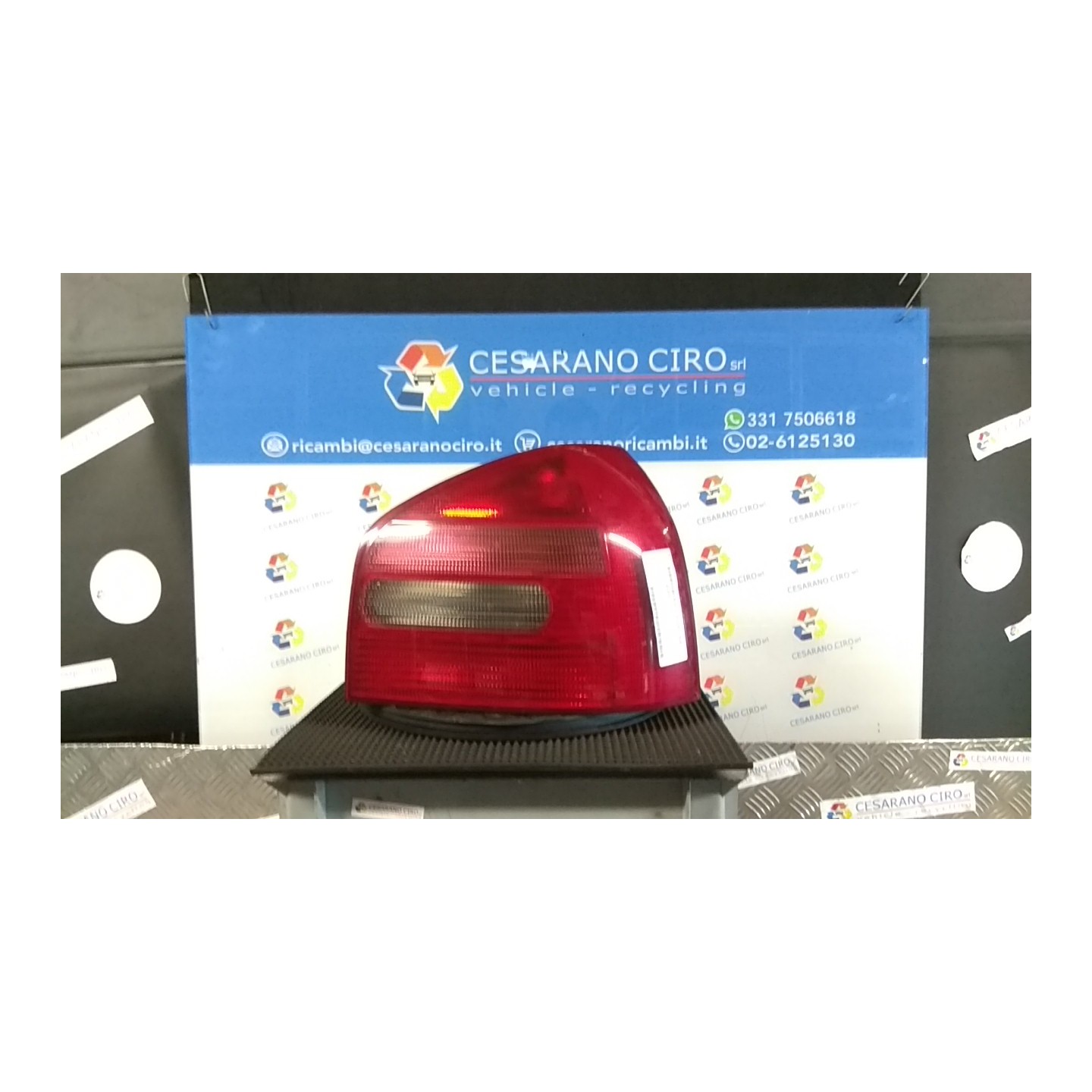 FANALE POST. DX. 121 AUDI A3 (8L) (08/96-12/01) AGN 8L0945096A
