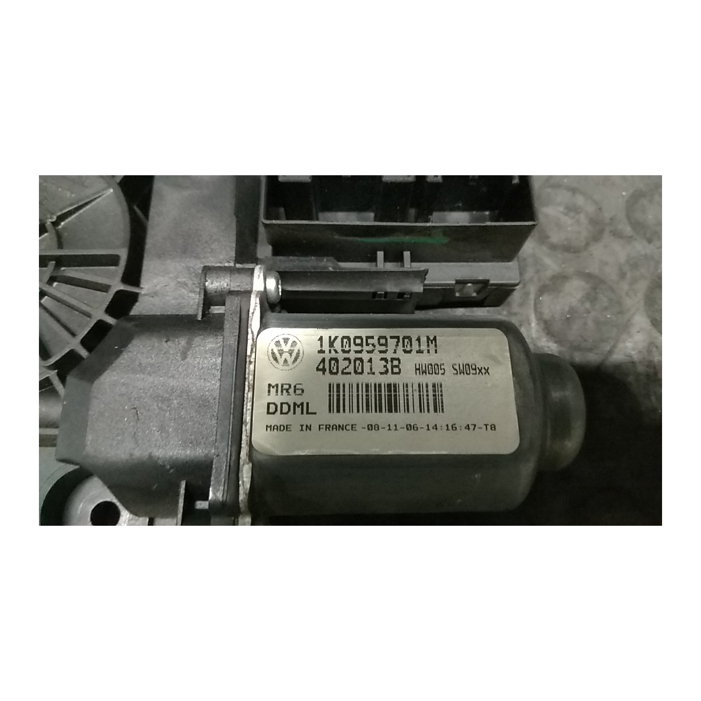 MOTORINO ALZACRISTALLO PORTA ANT. SX. 126 VOLKSWAGEN GOLF (1K) (10/03-12/09) BXE 5K0959701AZ21