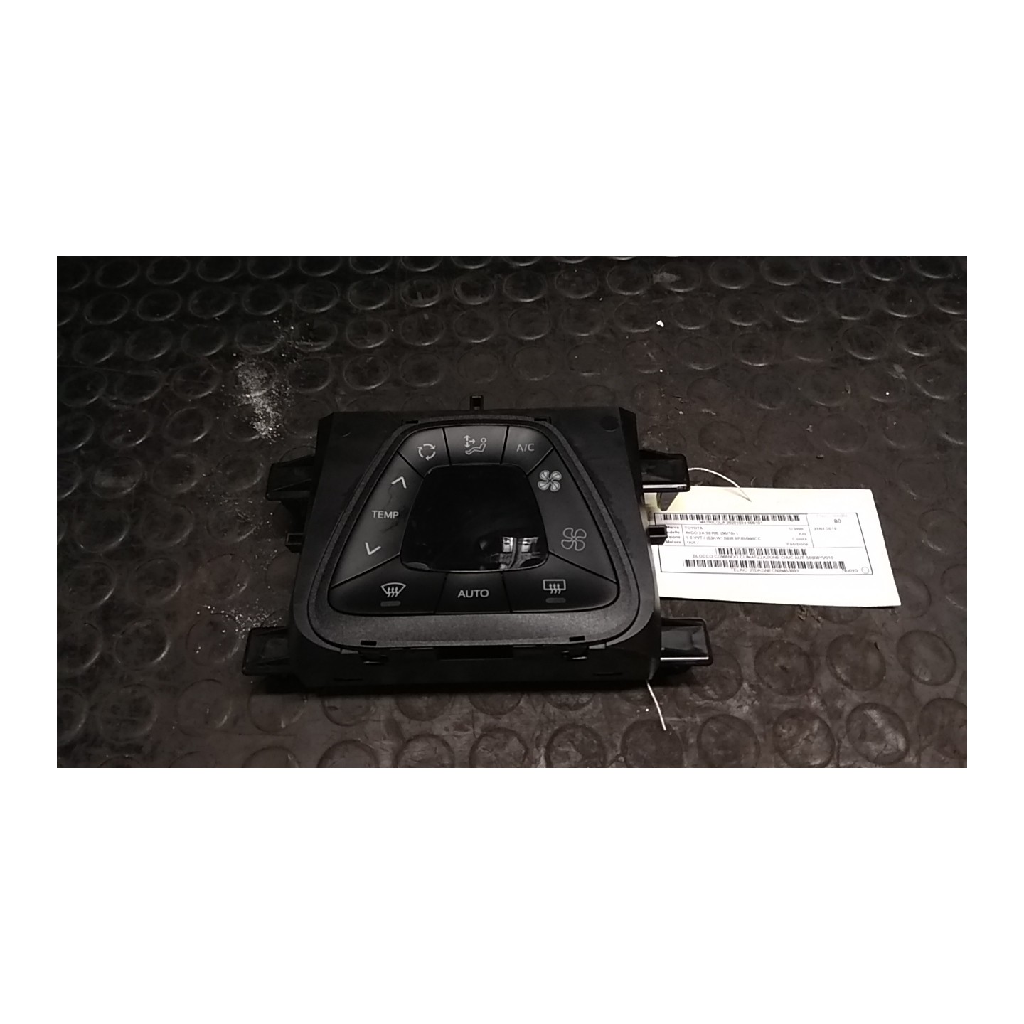 BLOCCO COMANDO CLIMATIZZAZIONE C/A/C AUT. 101 TOYOTA AYGO 2A SERIE (06/18-) 1KR 55900YV010