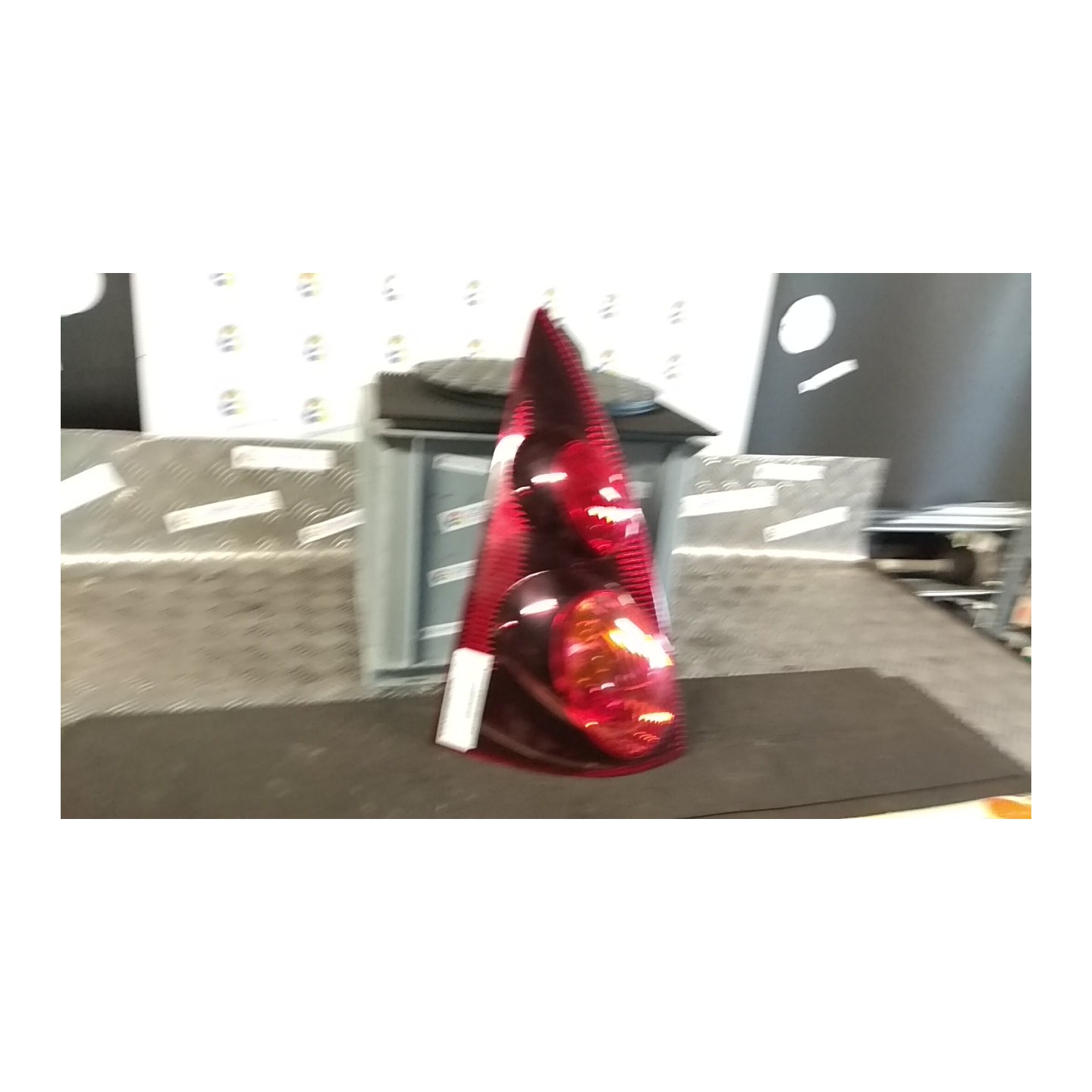 FANALE POST. SX. 037 PEUGEOT 107 (06/05-) 1KR 1607990580