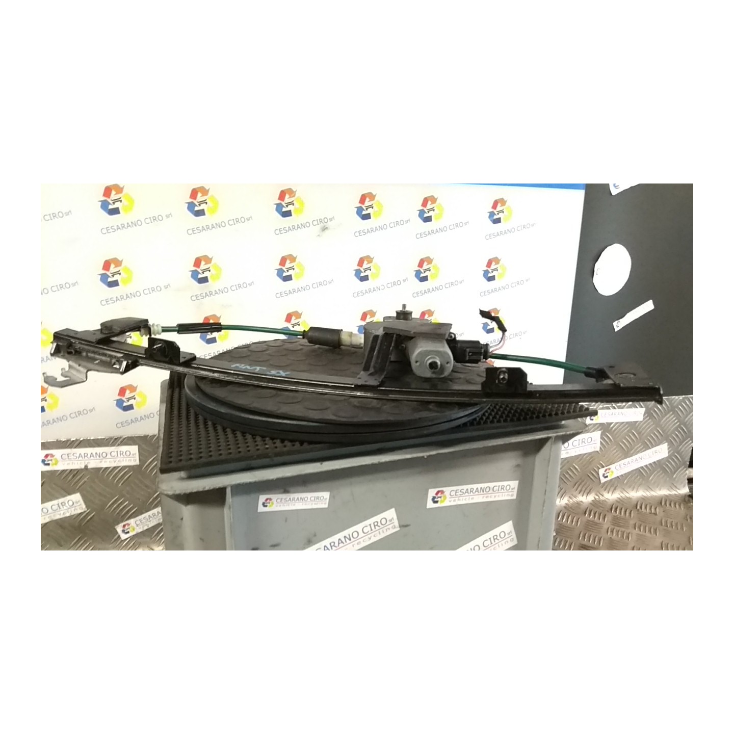 ALZACRISTALLO ELETTR. PORTA ANT. CON MOTORINO SX. 114 ALFA ROMEO 145 (03/99-12/01) AR33503 46761606