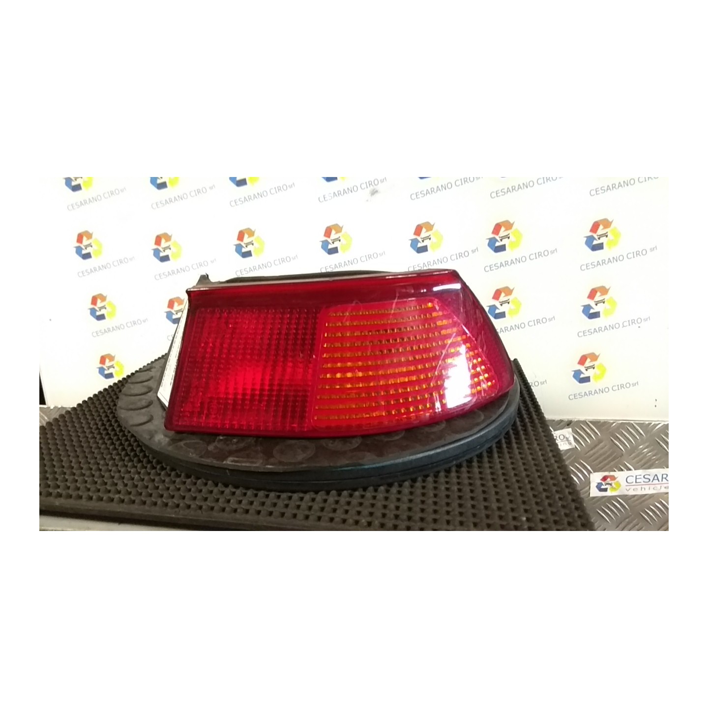 FANALE POST. PARTE EST. DX. 125 ALFA ROMEO 145 (03/99-12/01) AR33503 60579851