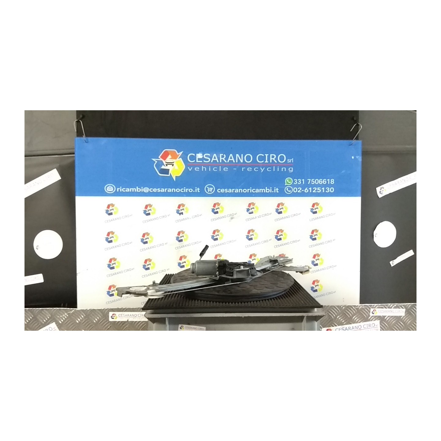 ALZACRISTALLO ELETTR. PORTA ANT. C/MOTORINO SX. 042 TOYOTA AYGO 1A SERIE (04/05-10/14) 1KRFE 698200H020