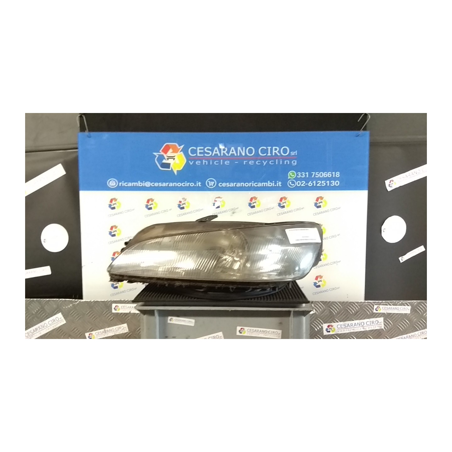 PROIETTORE PARABOLA SEMPLICE-8209 SX. 106 PEUGEOT 306 (01/97-04/02) NFZ 6204Q5