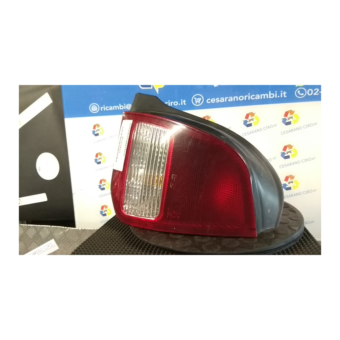 FANALE POST. DX. 066 MITSUBISHI COLT 6A SERIE (02/97-12/01) 4G13 MR414136