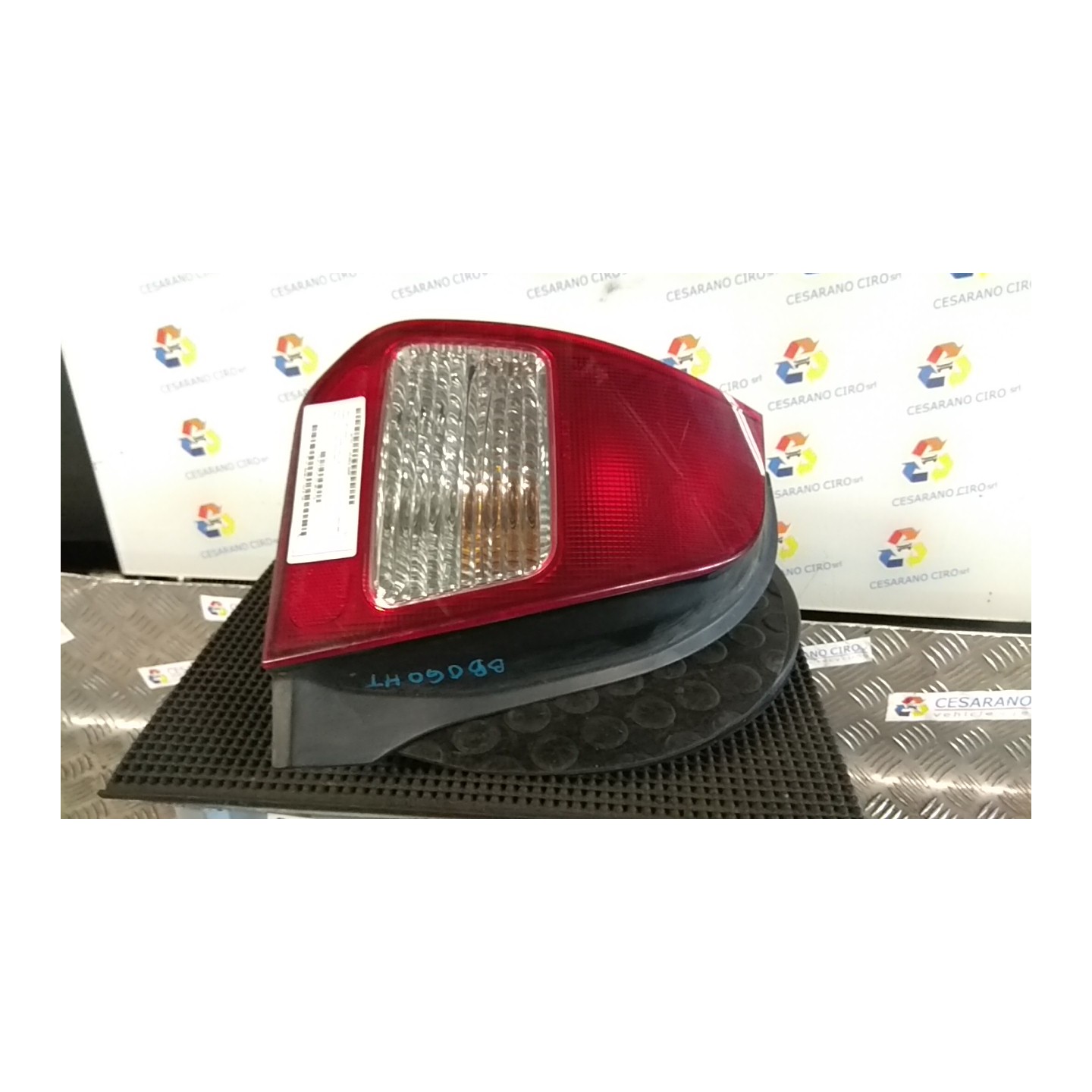 FANALE POST. SX. 067 MITSUBISHI COLT 6A SERIE (02/97-12/01) 4G13 MR414135