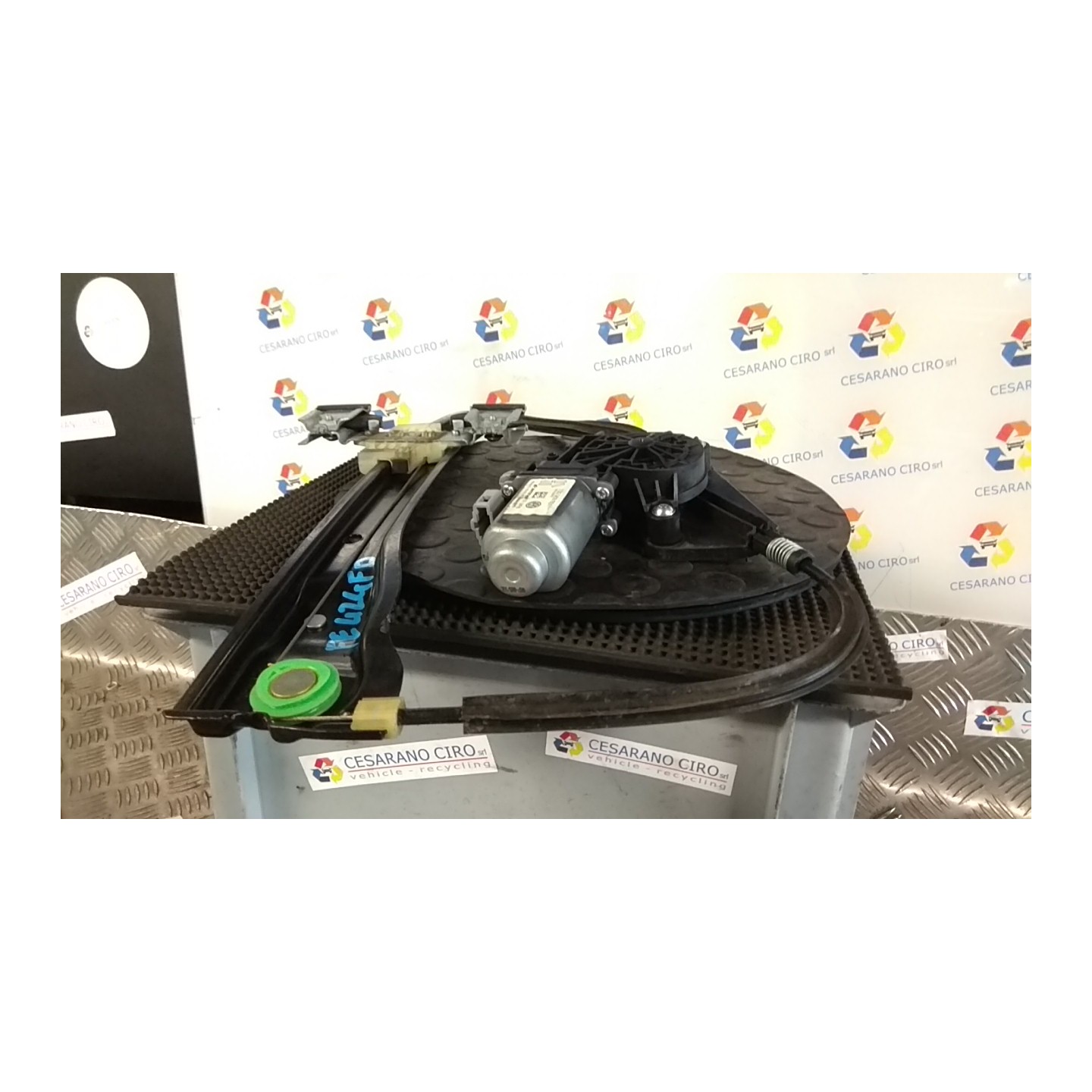 ALZACRISTALLO PORTA ANT. DX. 003 VOLKSWAGEN UP! (1S) (11/11-10/16) CPG 1S3837462A