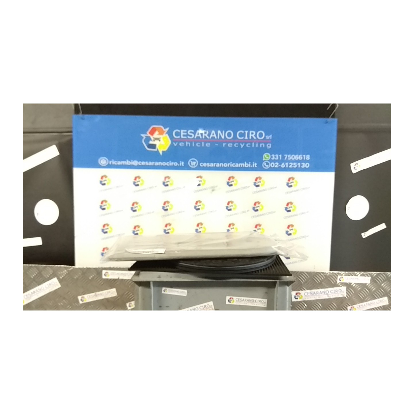 ALETTA PARASOLE PARABREZZA ILLUMINATO E COPERTURA DX. 112 VOLKSWAGEN CADDY (02/04-08/10) BSX 2K0857552D2F4