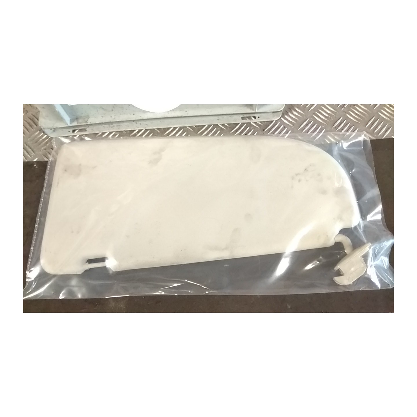 ALETTA PARASOLE PARABREZZA ILLUMINATO E COPERTURA DX. 112 VOLKSWAGEN CADDY (02/04-08/10) BSX 2K0857552D2F4