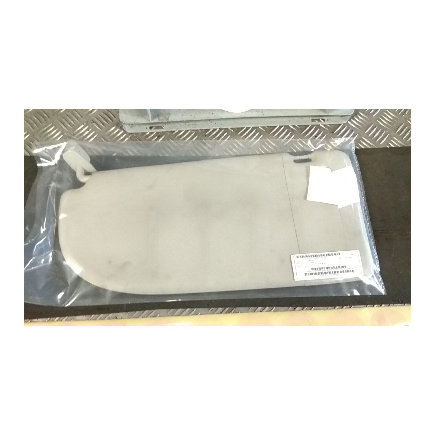 ALETTA PARASOLE PARABREZZA ILLUMINATO E COPERTURA SX. 113 VOLKSWAGEN CADDY (02/04-08/10) BSX 2K0857551D2F4