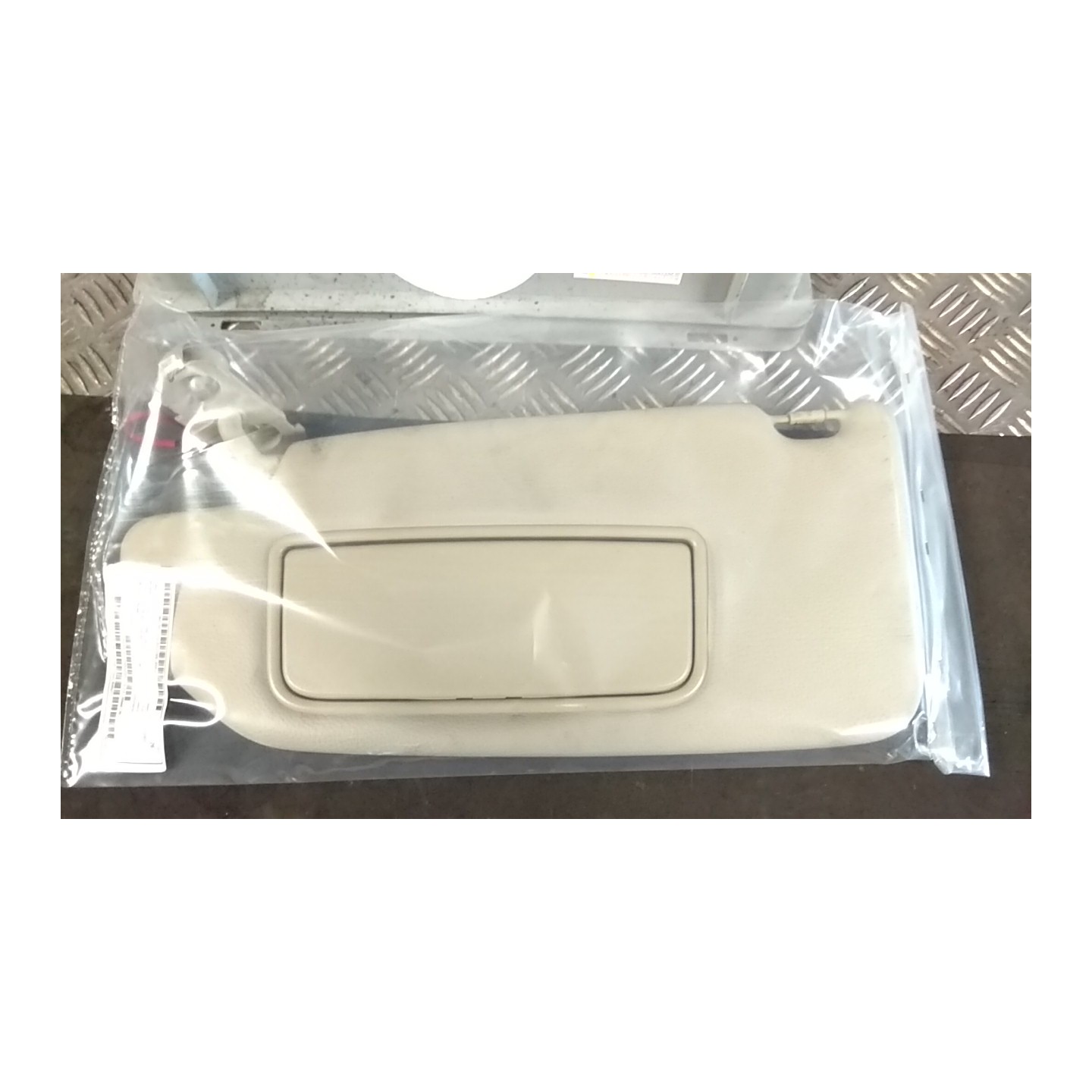ALETTA PARASOLE PARABREZZA SX. 040 VOLVO V70/XC70 (01/00-10/07) D5244T 39966739