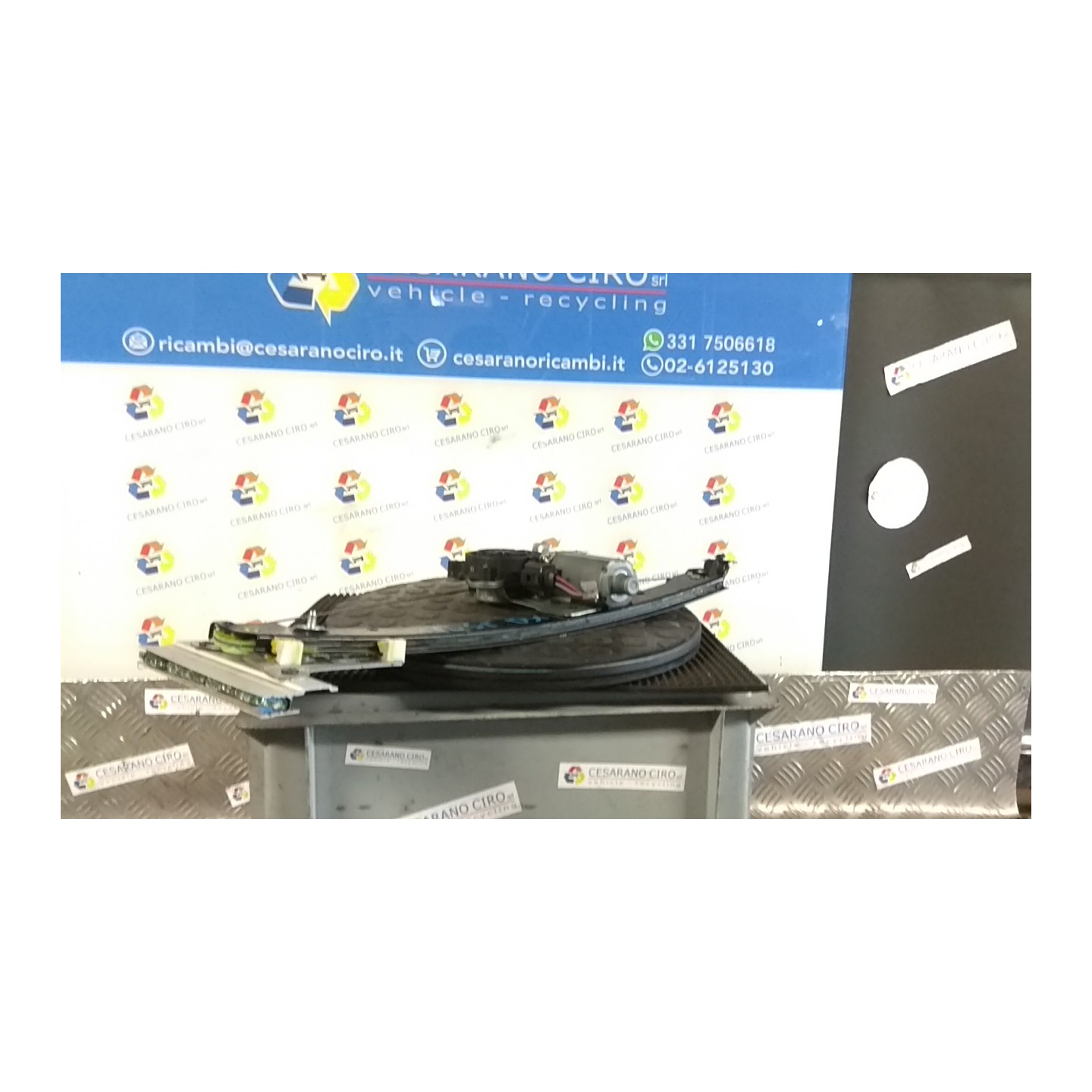 ALZACRISTALLO ELETTR. PORTA POST. C/MOTORINO DX. 048 VOLVO V70/XC70 (01/00-10/07) D5244T 31253720