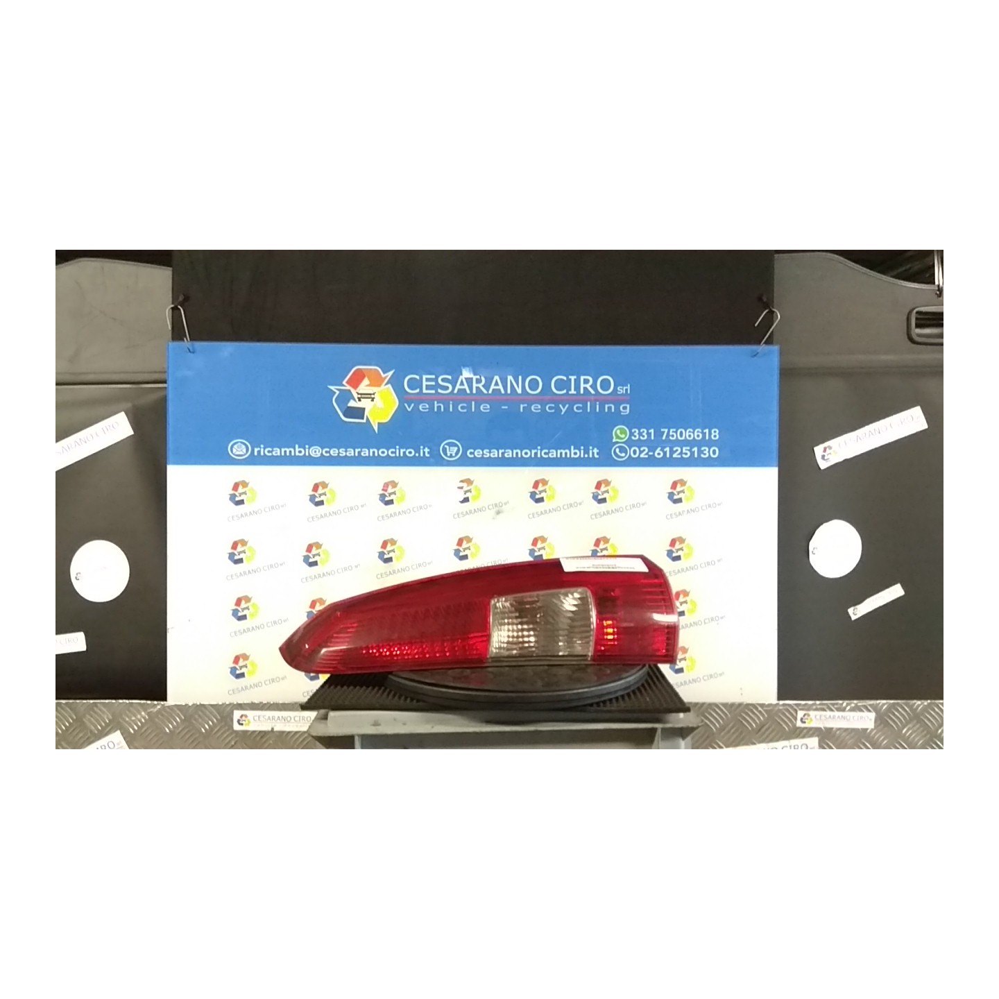 FANALE POST. PARTE SUP. DX. 051 VOLVO V70/XC70 (01/00-10/07) D5244T 9483689