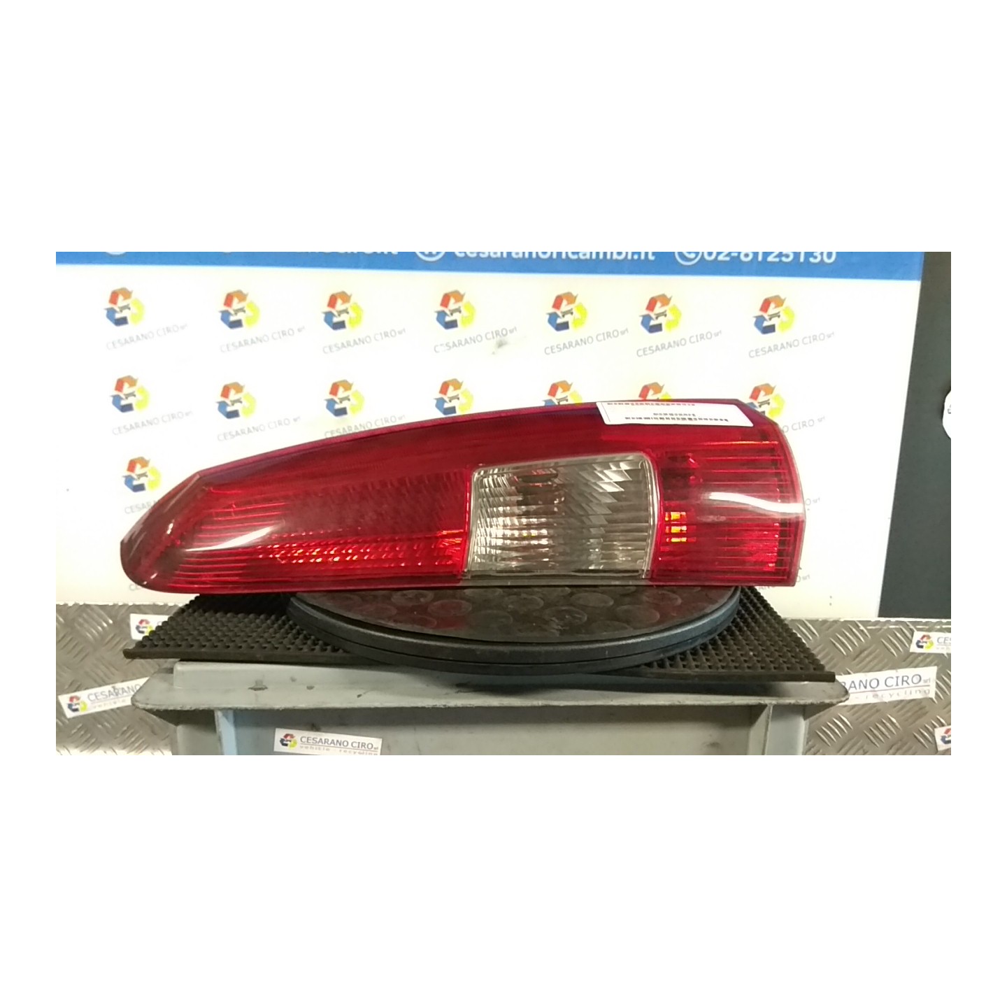 FANALE POST. PARTE SUP. DX. 051 VOLVO V70/XC70 (01/00-10/07) D5244T 9483689