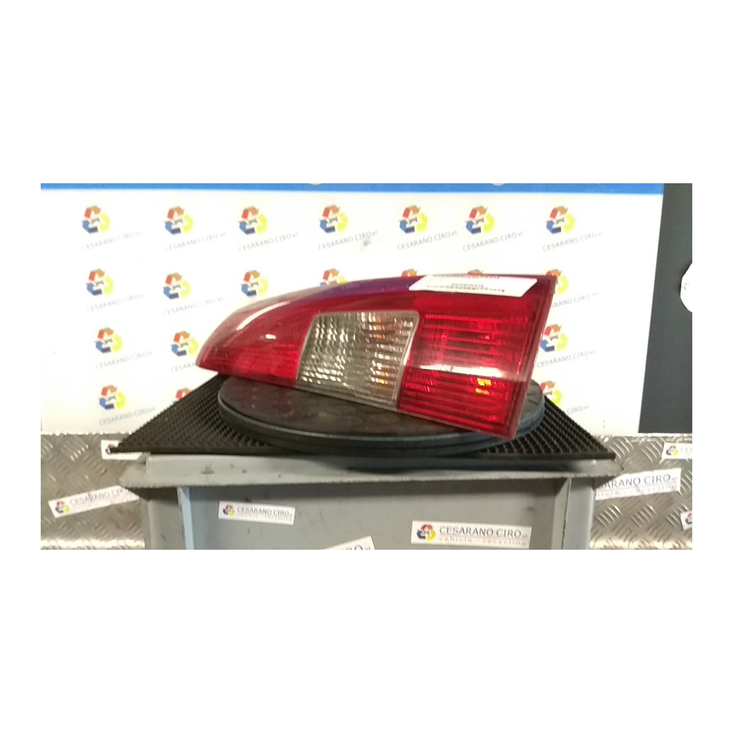 FANALE POST. PARTE SUP. DX. 051 VOLVO V70/XC70 (01/00-10/07) D5244T 9483689