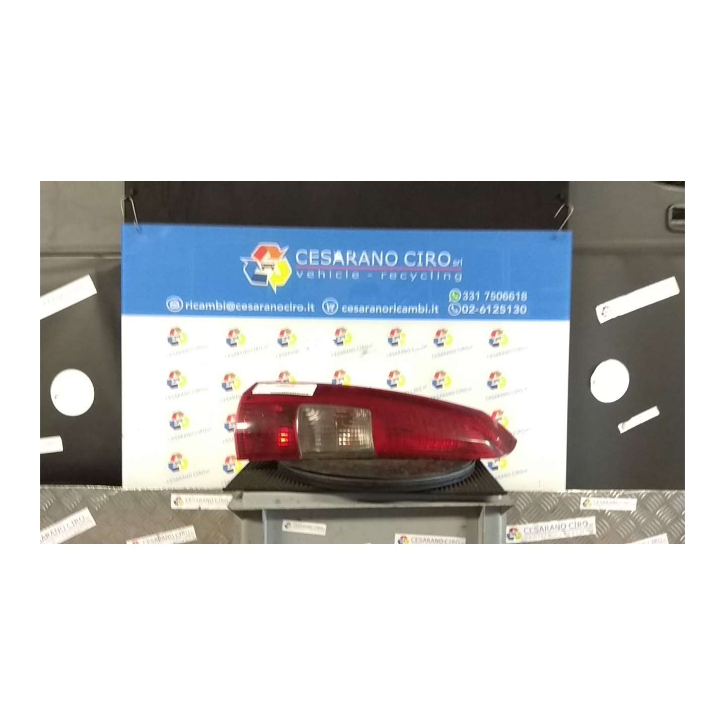 FANALE POST. PARTE SUP. SX. 052 VOLVO V70/XC70 (01/00-10/07) D5244T 9483688