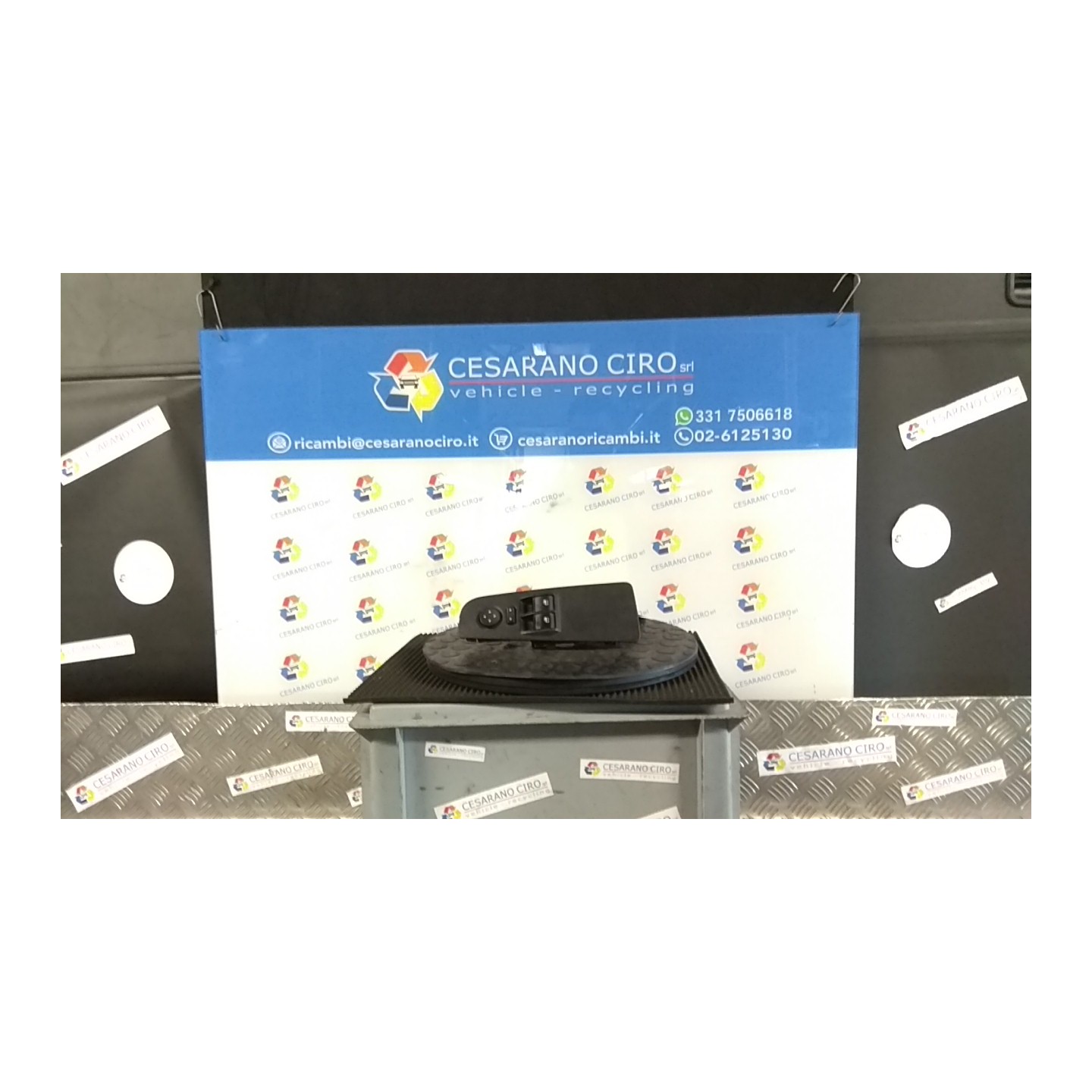 BLOCCO COMANDI ALZACRISTALLI E RETROVISORI EST. ALZACRISTALLO ELETTRICO POST SX. 089 FIAT GRANDE PUNTO (2Y) (06/05-12/08 199A400
