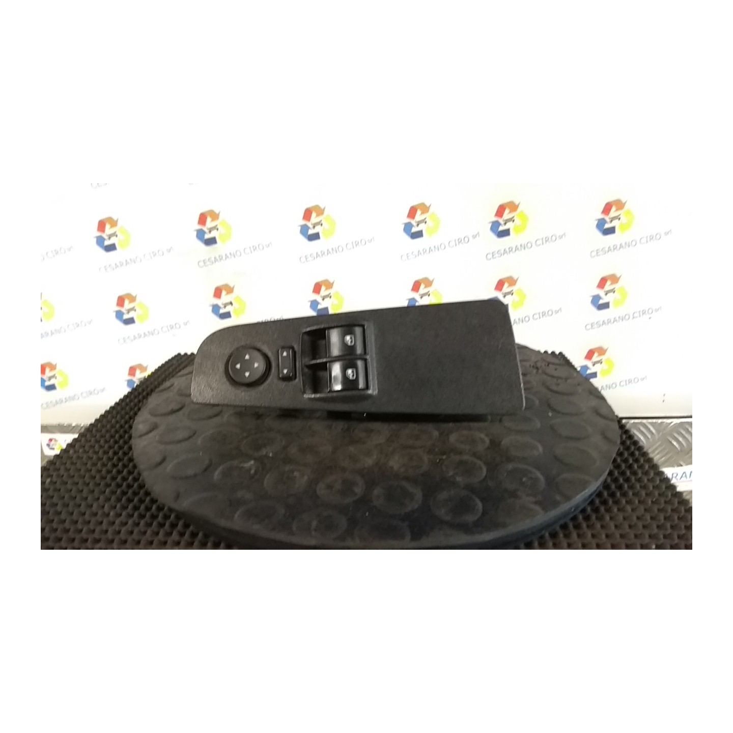 BLOCCO COMANDI ALZACRISTALLI E RETROVISORI EST. ALZACRISTALLO ELETTRICO POST SX. 089 FIAT GRANDE PUNTO (2Y) (06/05-12/08 199A400
