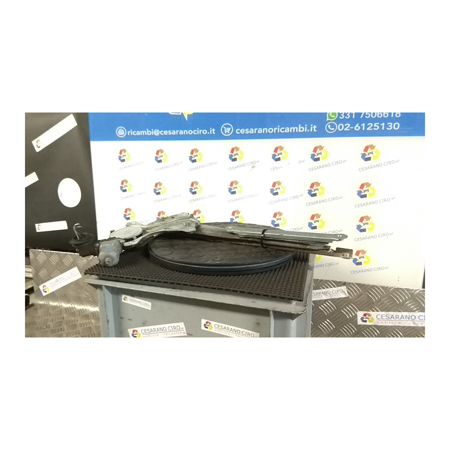 ALZACRISTALLO ELETTR. PORTA ANT. SX. 096 DAIHATSU TREVIS (05/06-) EJ 69802B2050