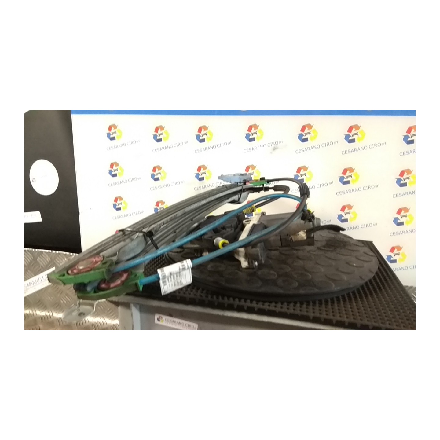 ALZACRISTALLO ELETTR. PORTA ANT. C/MOTORINO DX. 049 CITROEN C2 (09/03-01/10) 8HZ 9222X1