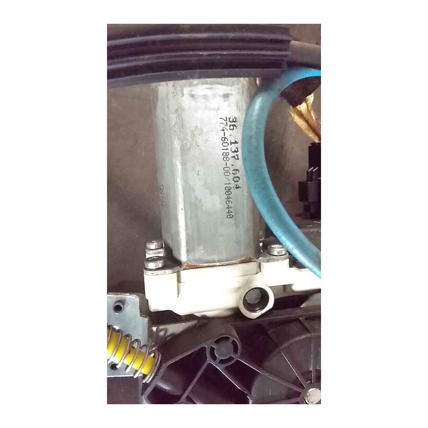 ALZACRISTALLO ELETTR. PORTA ANT. C/MOTORINO DX. 049 CITROEN C2 (09/03-01/10) 8HZ 9222X1