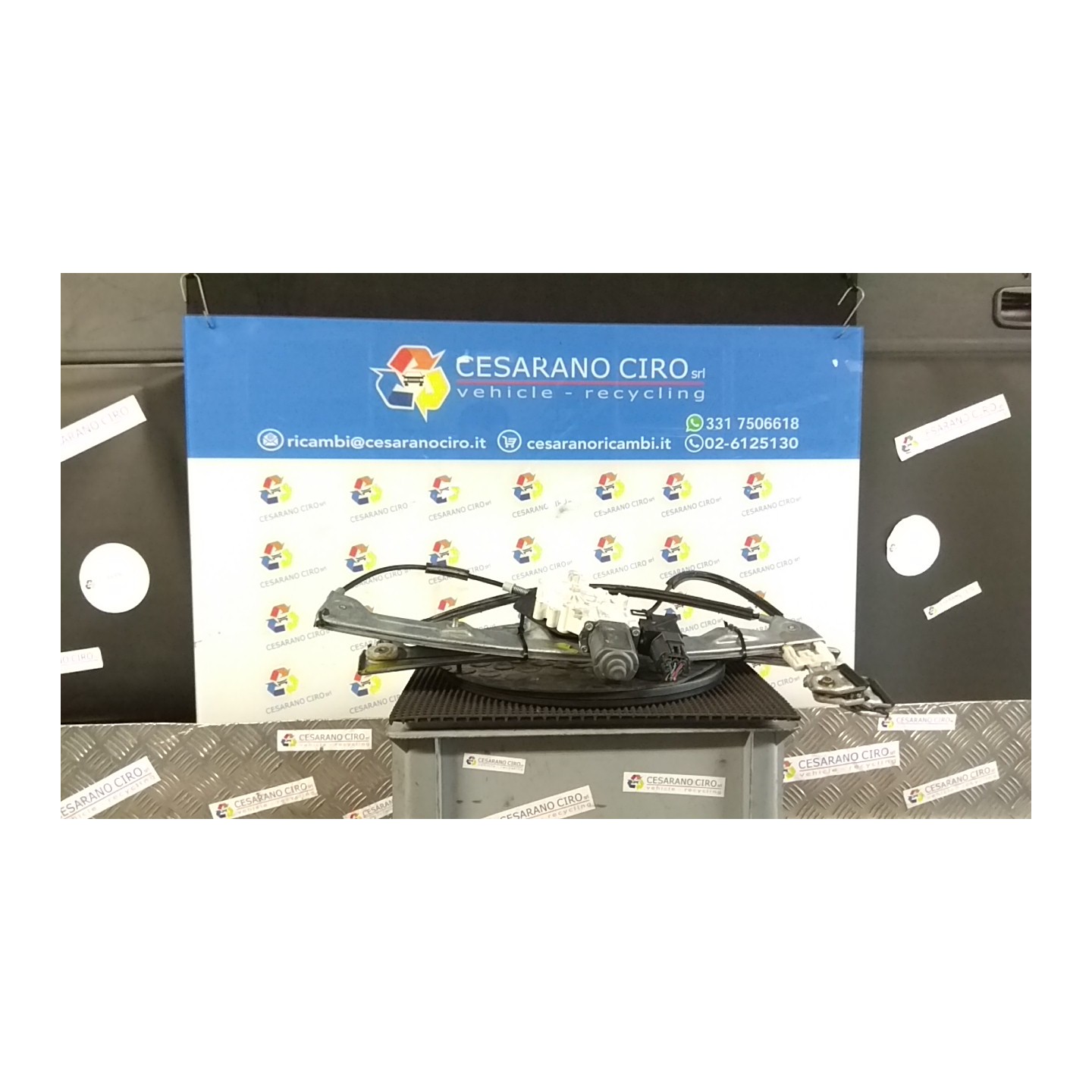 ALZACRISTALLO ELETTR. PORTA ANT. 01-06 C/MOTORINO DX. 055 MITSUBISHI COLT 7A SERIE (06/04-12/09) 135930 5713A072