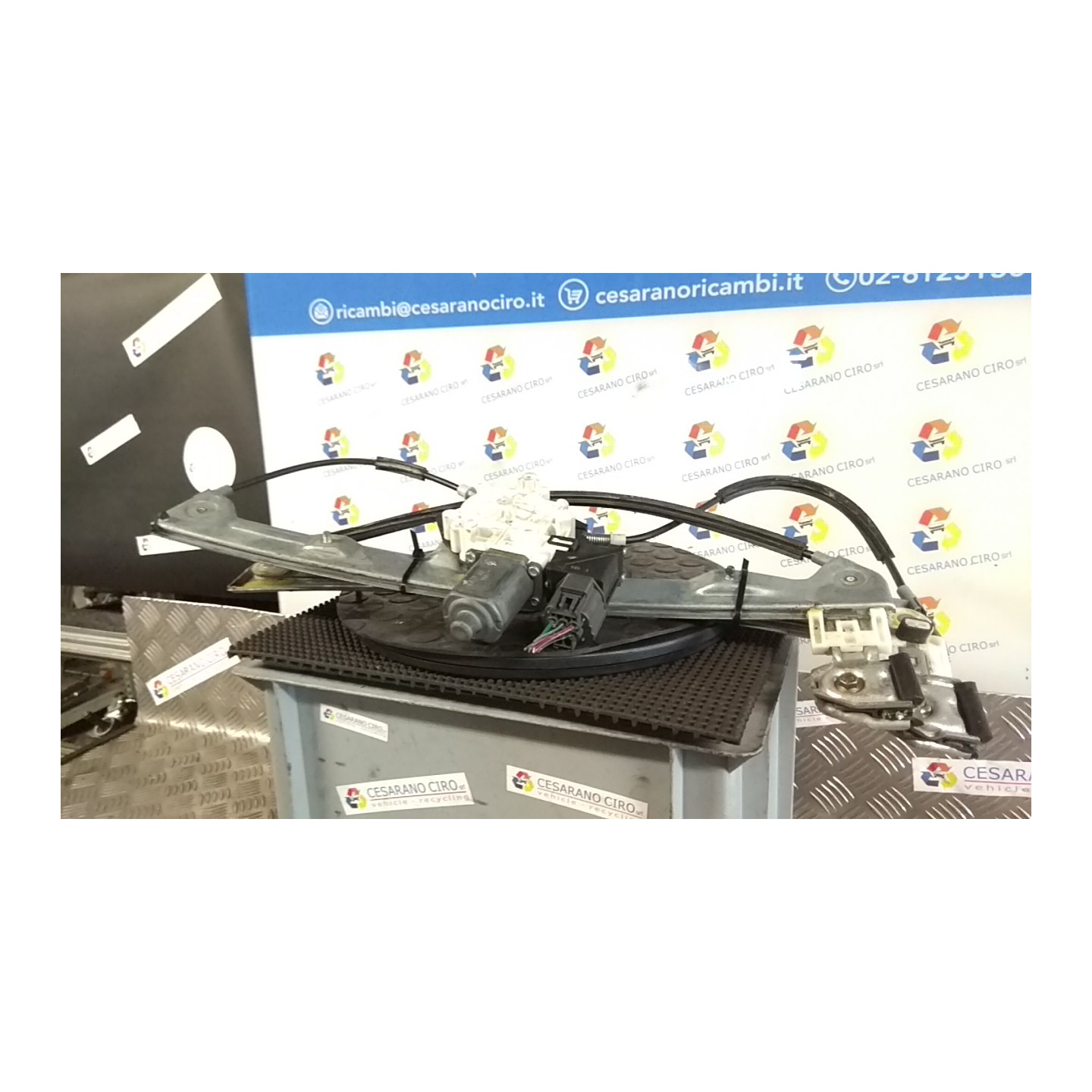 ALZACRISTALLO ELETTR. PORTA ANT. 01-06 C/MOTORINO DX. 055 MITSUBISHI COLT 7A SERIE (06/04-12/09) 135930 5713A072