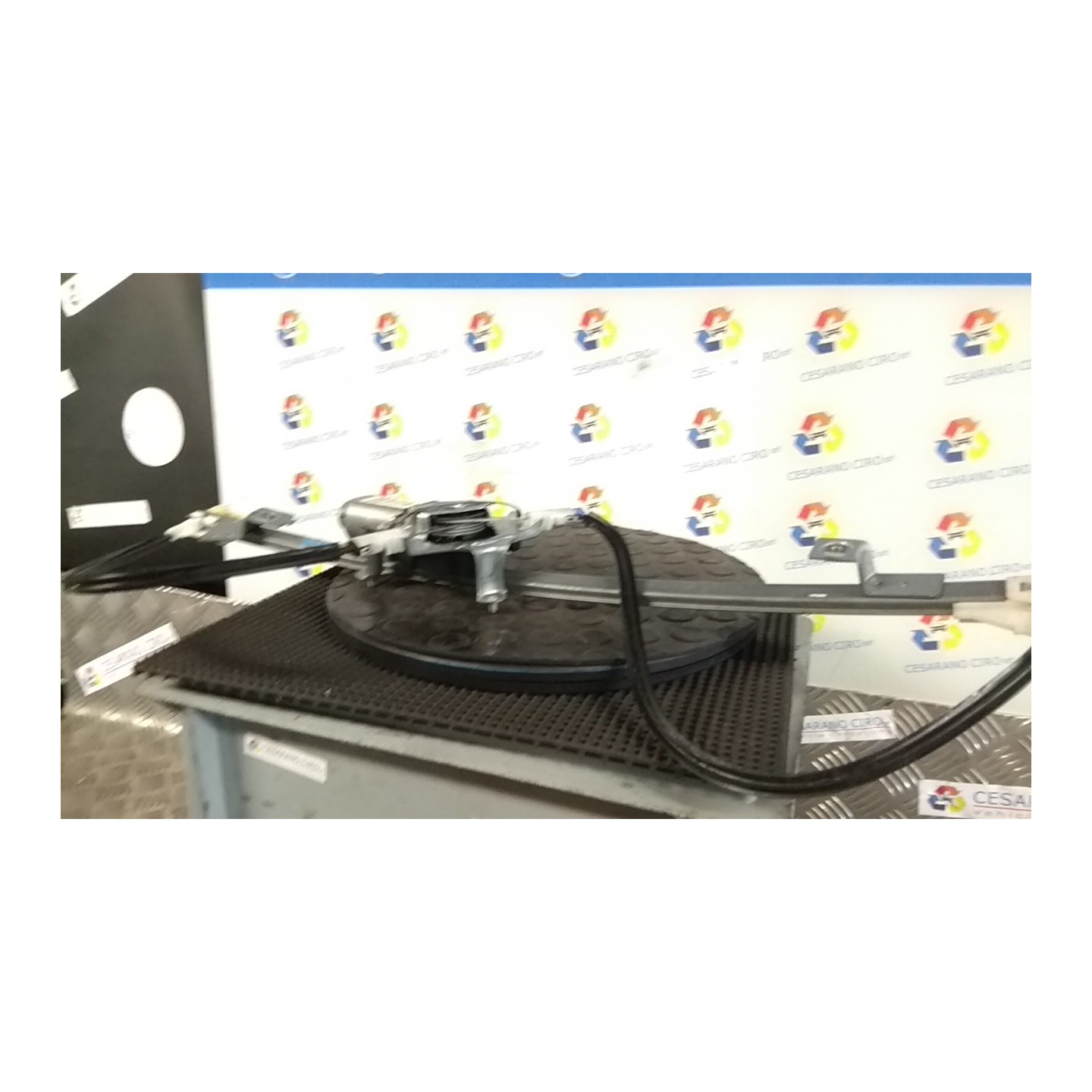 ALZACRISTALLO ELETTR. PORTA ANT. CON MOTORINO DX. 101 RENAULT SCENIC (03/99-05/03) K4MA7 7700838591