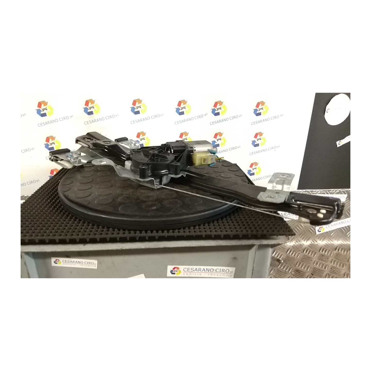 ALZACRISTALLO ELETTR. PORTA ANT. C/MOTORINO DX. 111 CHEVROLET (DAEWOO) AVEO (T300) (05/11-) A12XER 95043028