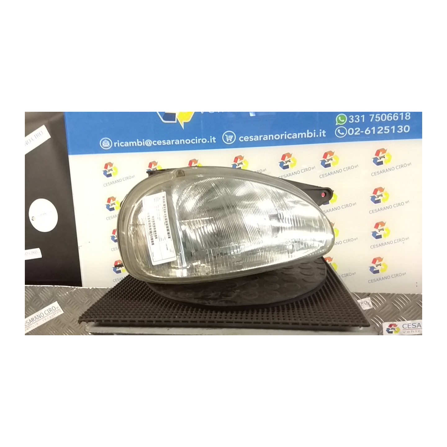 PROIETTORE DX. 013 OPEL CORSA (S93) (01/93-09/00) X12XE 90444787