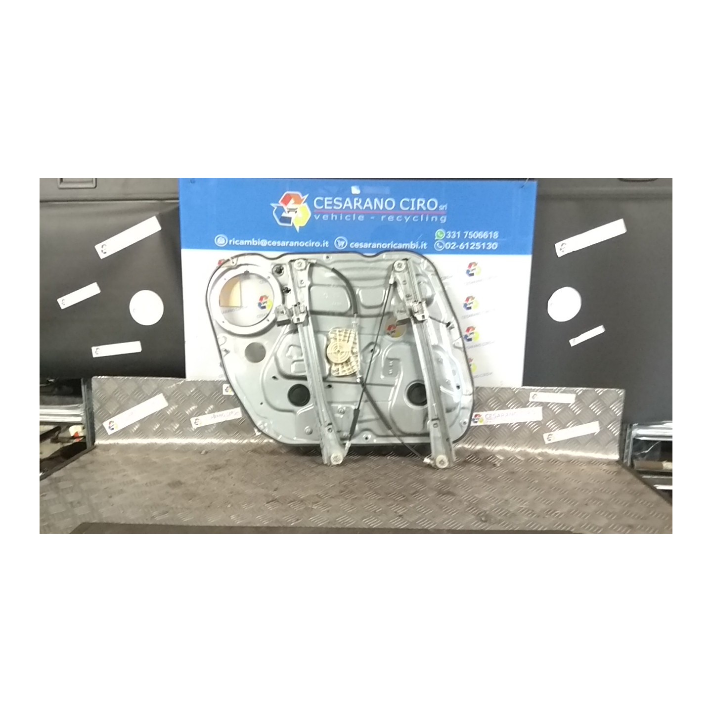 ALZACRISTALLO ELETTR. PORTA ANT. 06-06- DX. 013 KIA CARENS 2A SERIE (11/06-05/10) D4EA 824021D010