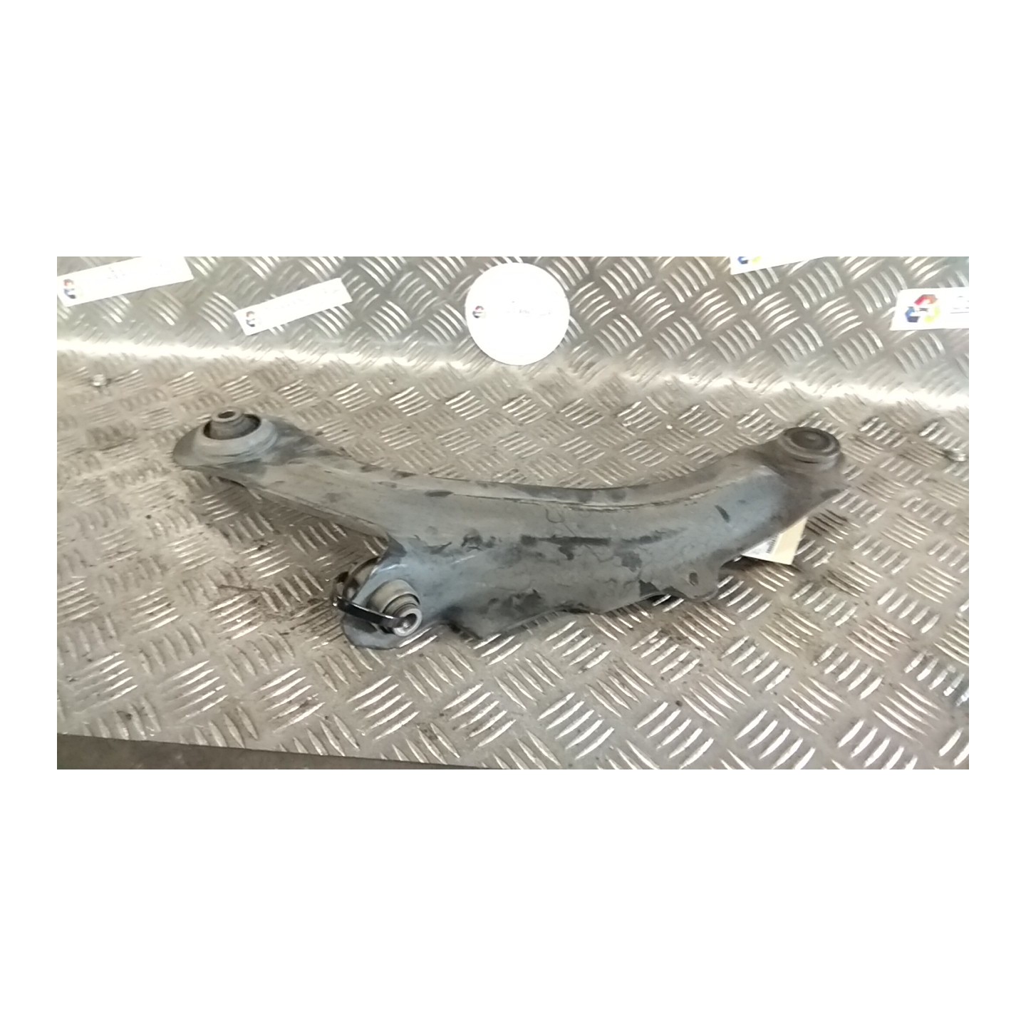 BRACCIO OSCILLANTE SOSP. ANT. DX. 073 RENAULT MEGANE 2A SERIE (09/02-02/06) K9KP7 8200457209
