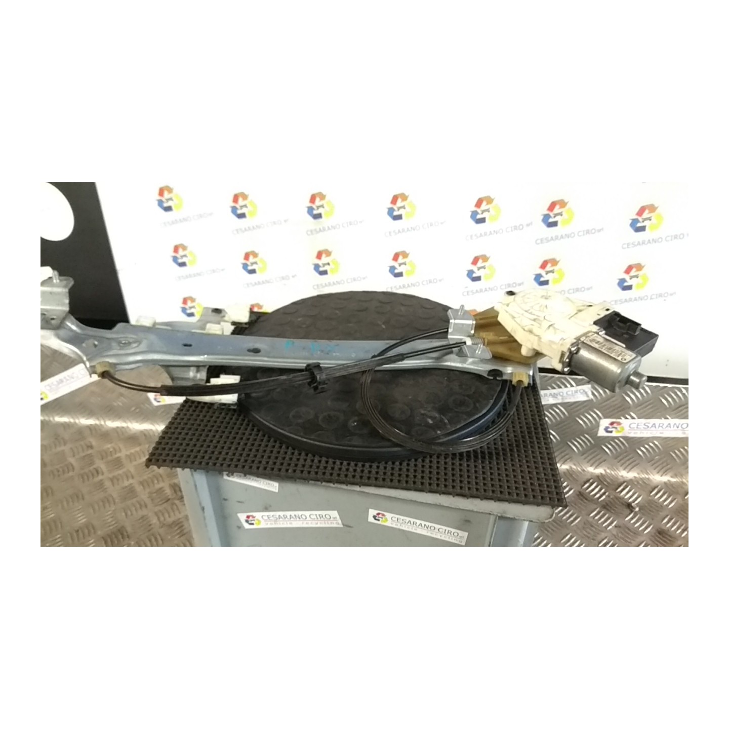ALZACRISTALLO PORTA POST. DX. 032 RENAULT MEGANE 3A SERIE (02/12-09/14) K9KR8 827200003R