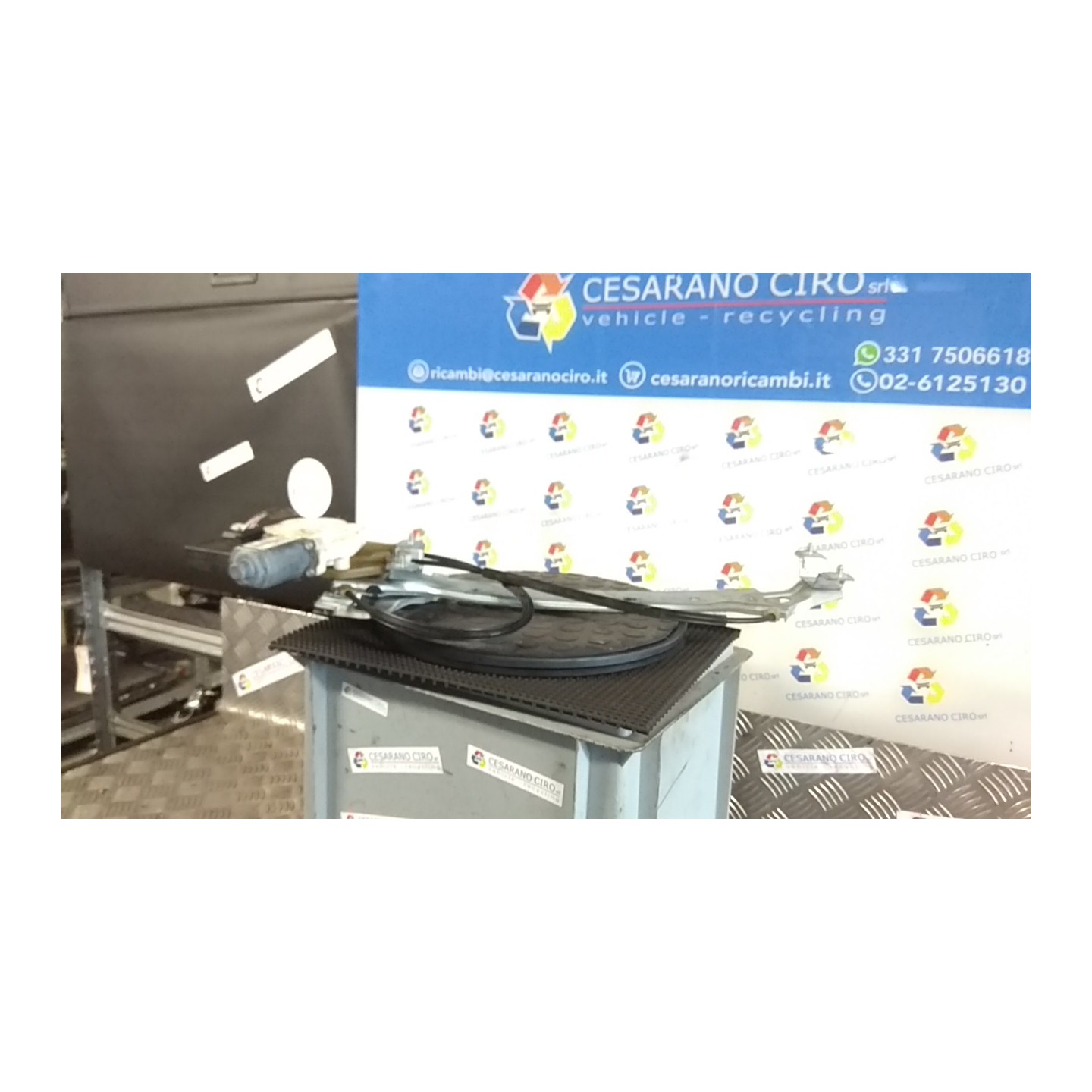 ALZACRISTALLO PORTA POST. SX. 033 RENAULT MEGANE 3A SERIE (02/12-09/14) K9KR8 827210003R