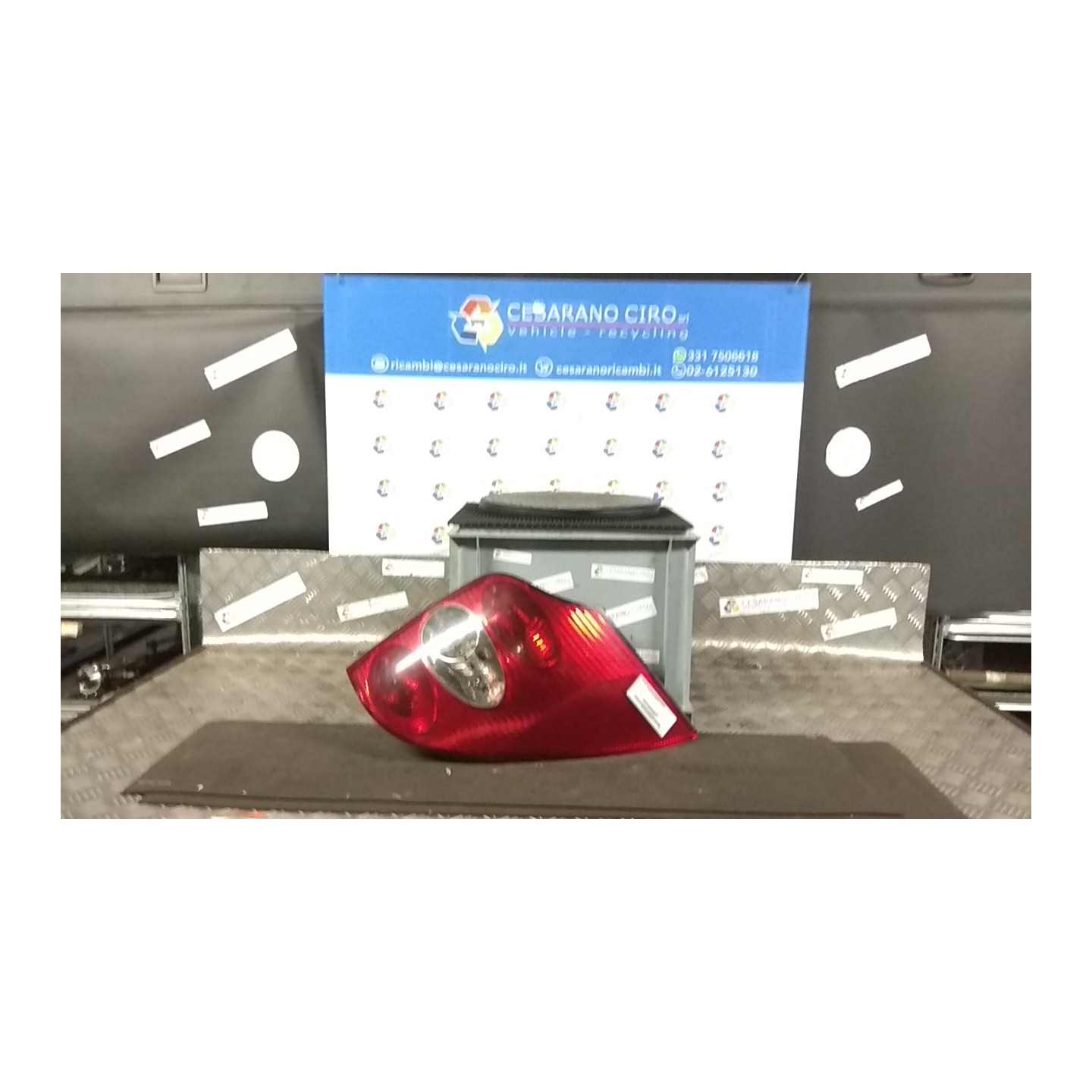 FANALE POST. DX. 108 RENAULT LAGUNA 2A SERIE (03/05-09/07) F9QD6 8200703489