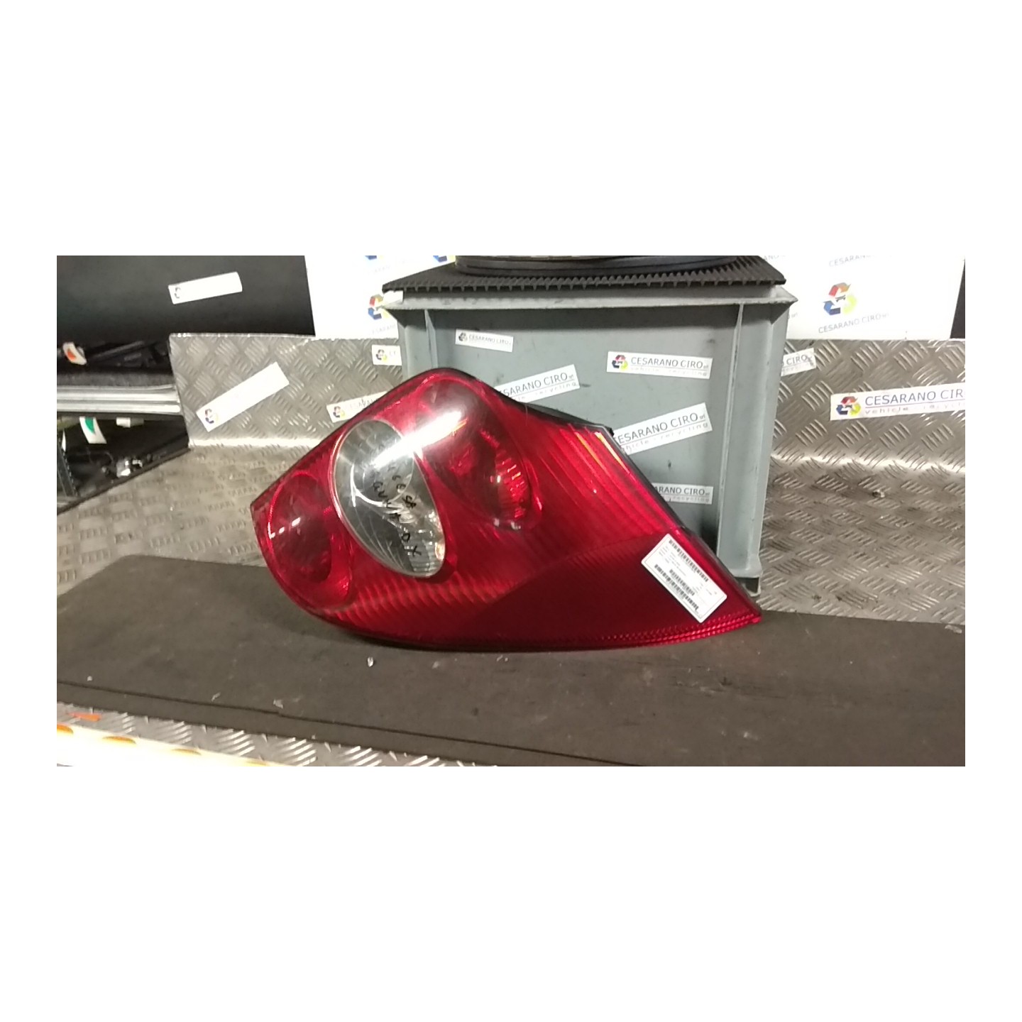 FANALE POST. DX. 108 RENAULT LAGUNA 2A SERIE (03/05-09/07) F9QD6 8200703489