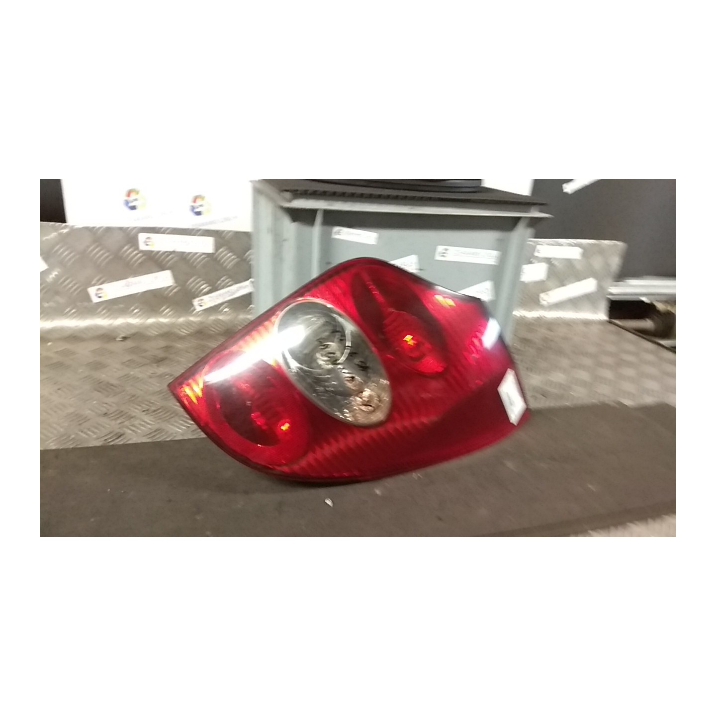 FANALE POST. DX. 108 RENAULT LAGUNA 2A SERIE (03/05-09/07) F9QD6 8200703489