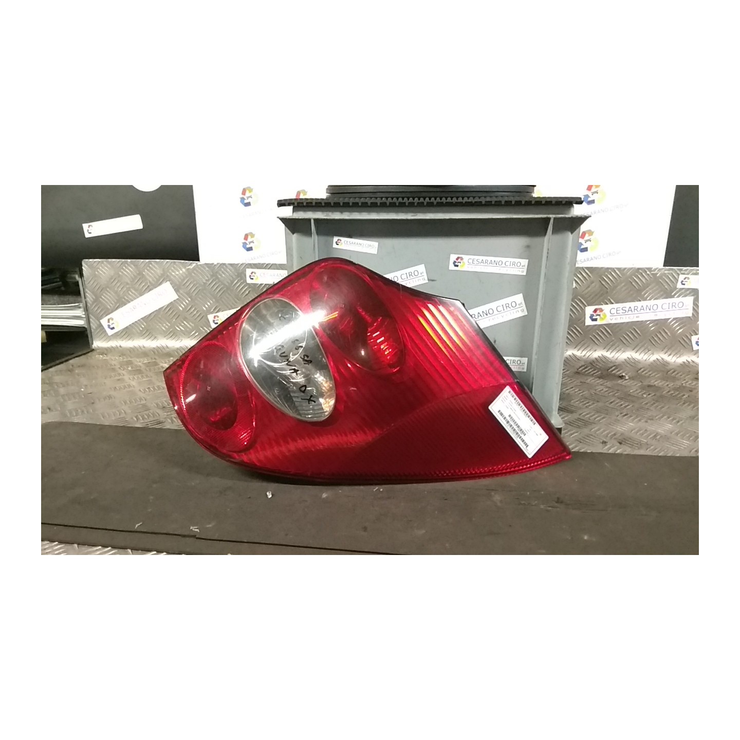 FANALE POST. DX. 108 RENAULT LAGUNA 2A SERIE (03/05-09/07) F9QD6 8200703489
