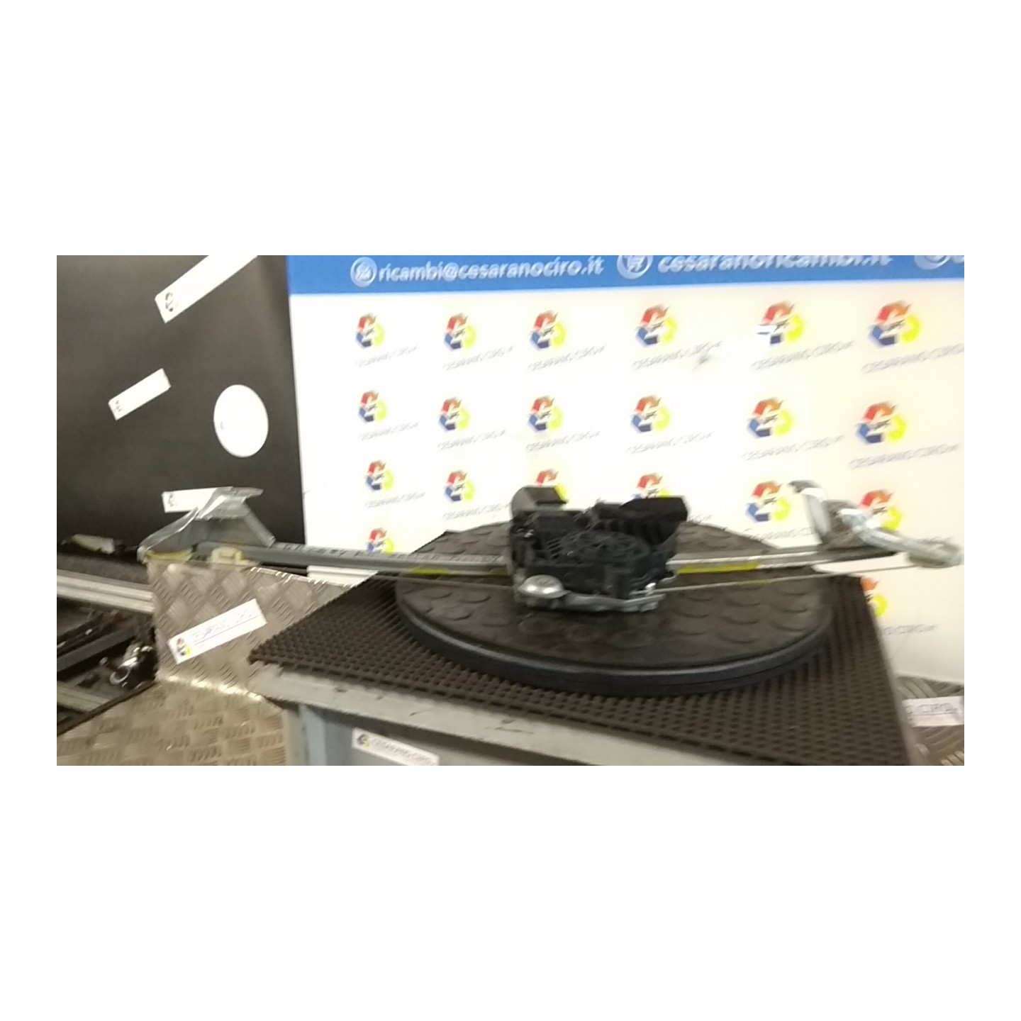ALZACRISTALLO PORTA POST. DX. 011 OPEL ZAFIRA (A05) (06/05-) Z19DT 13132228