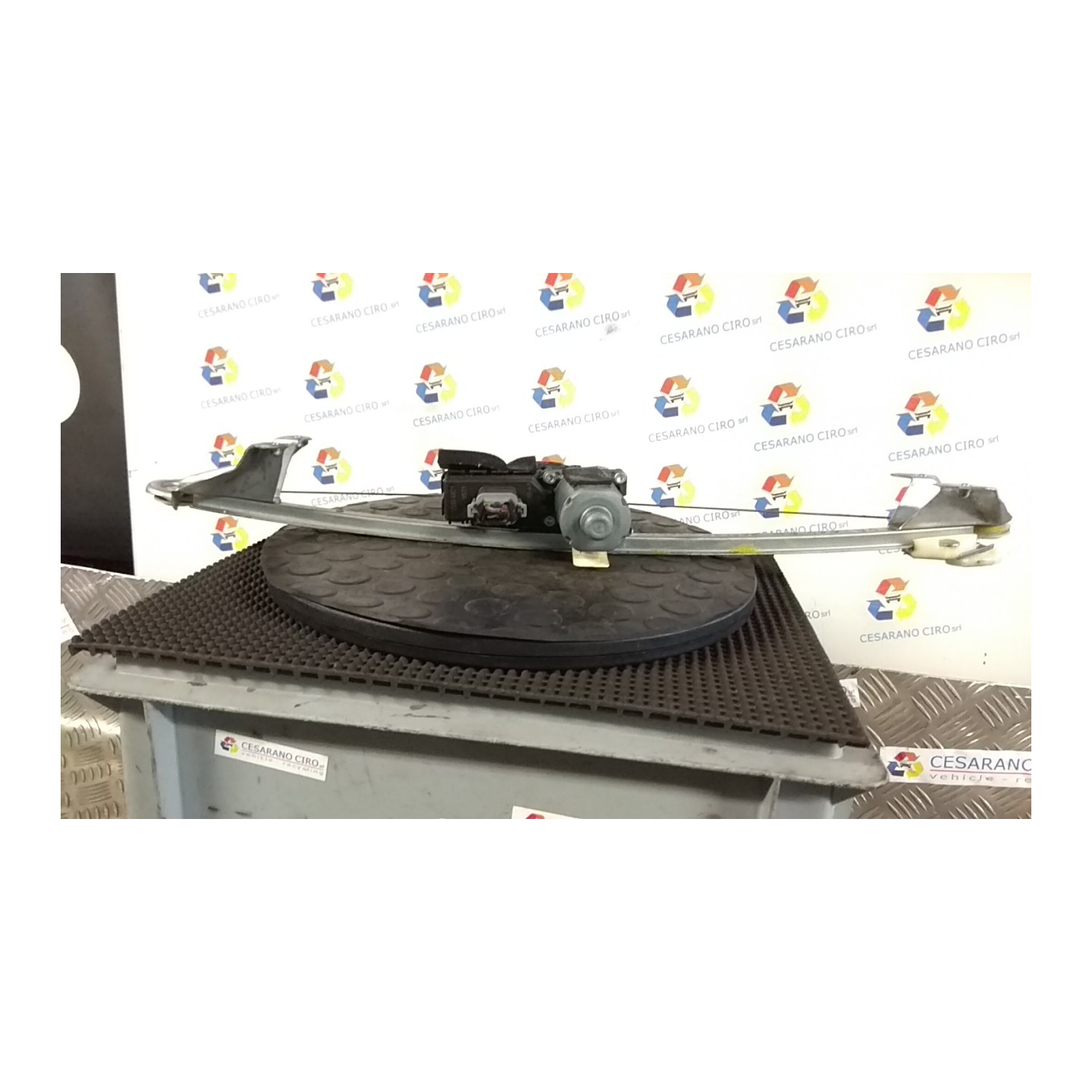 ALZACRISTALLO PORTA POST. DX. 011 OPEL ZAFIRA (A05) (06/05-) Z19DT 13132228