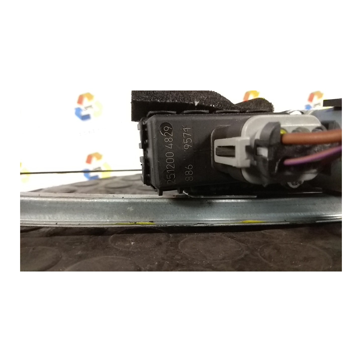 ALZACRISTALLO PORTA POST. DX. 011 OPEL ZAFIRA (A05) (06/05-) Z19DT 13132228