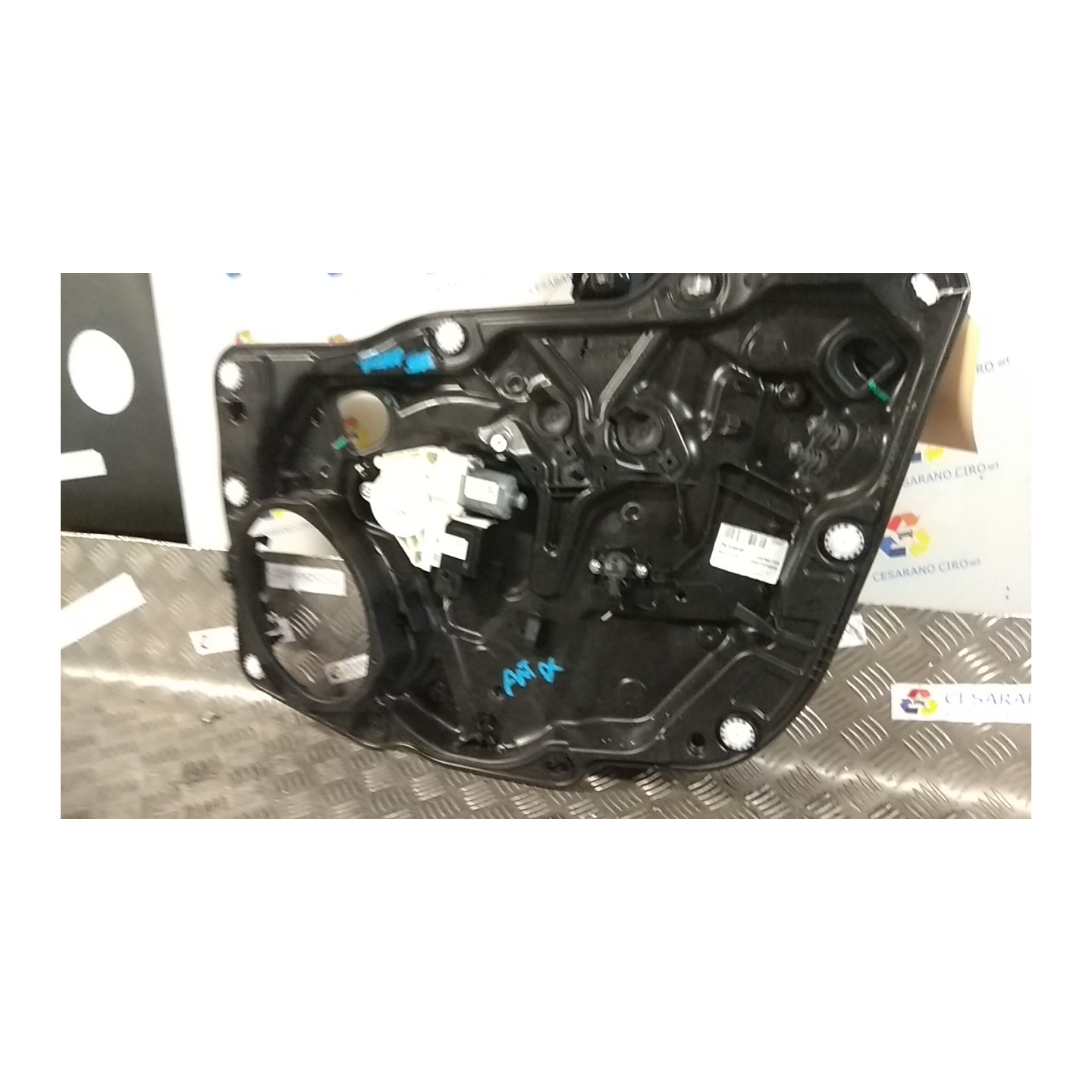 ALZACRISTALLO ELETTR. PORTA ANT. DX. 051 JEEP RENEGADE (RE) (07/18-) 55282151 52137385