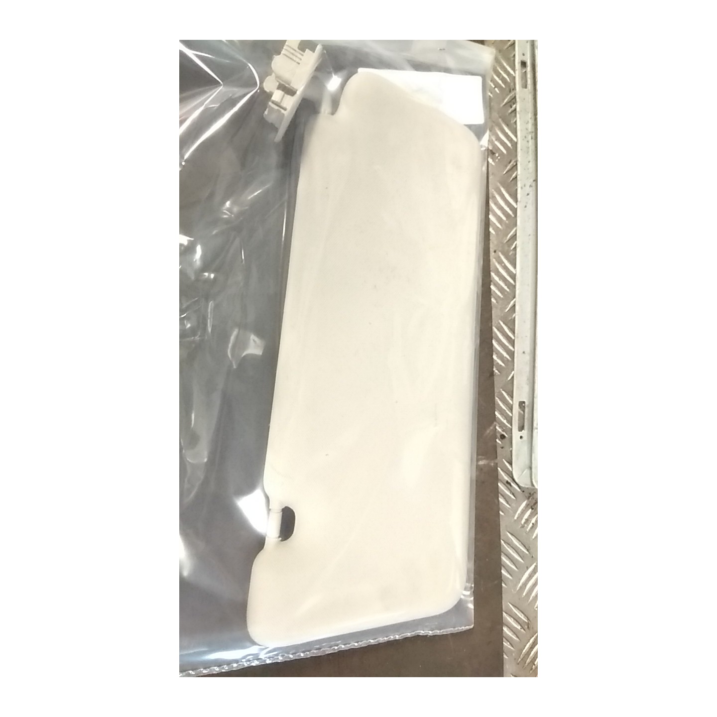 ALETTA PARASOLE PARABREZZA SX. 114 RENAULT CLIO 4A SERIE (06/16-12/2019) D4FD7 964012136R