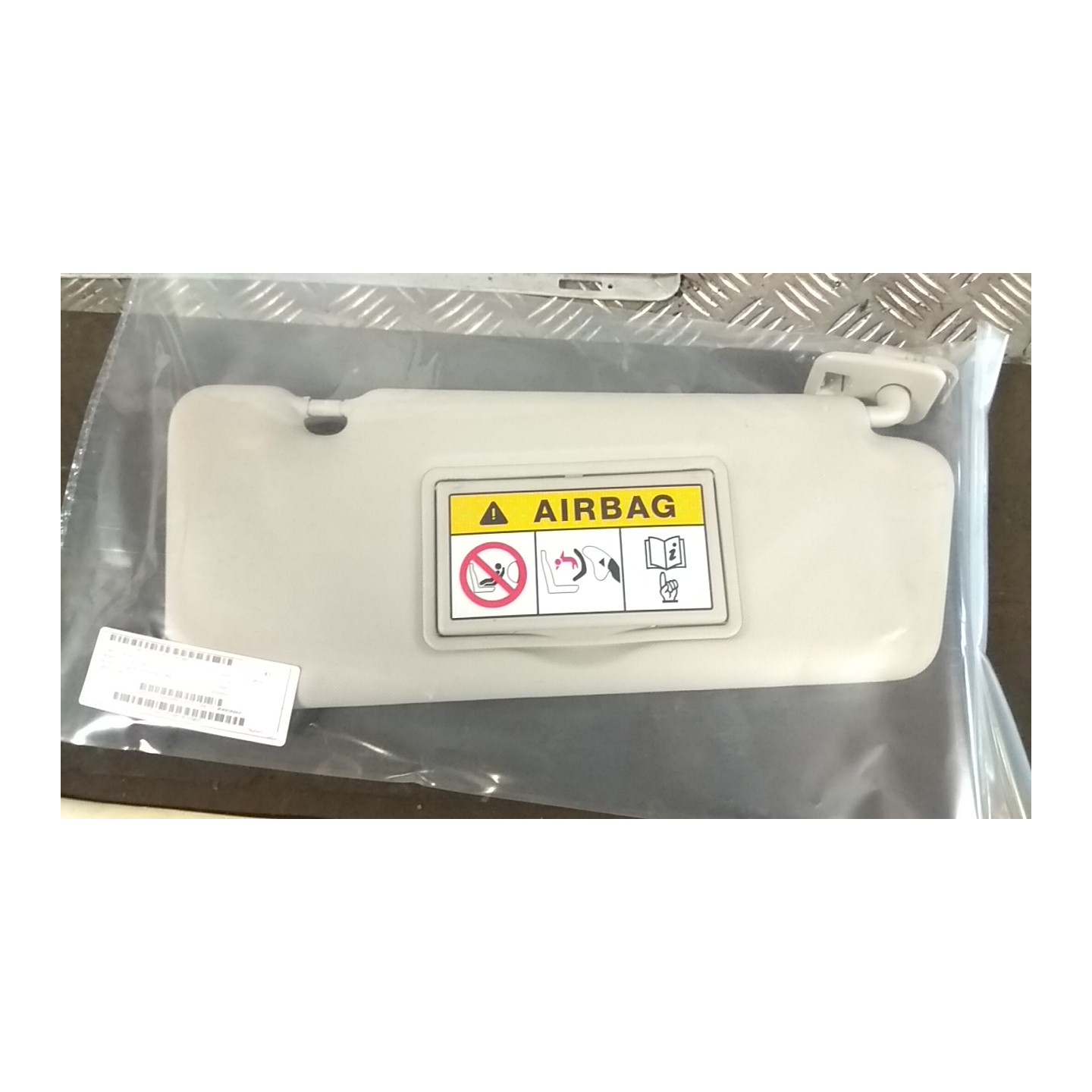 ALETTA PARASOLE PARABREZZA E3T; EA4 DX. 173 RENAULT CLIO 4A SERIE (07/12-12/16) D4FD7 964003555R