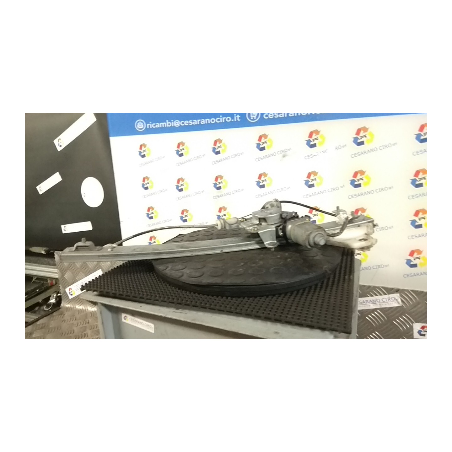 ALZACRISTALLO ELETTR. PORTA POST. DX. 107 HYUNDAI MATRIX (09/01-05/06) G4ED 8340417010