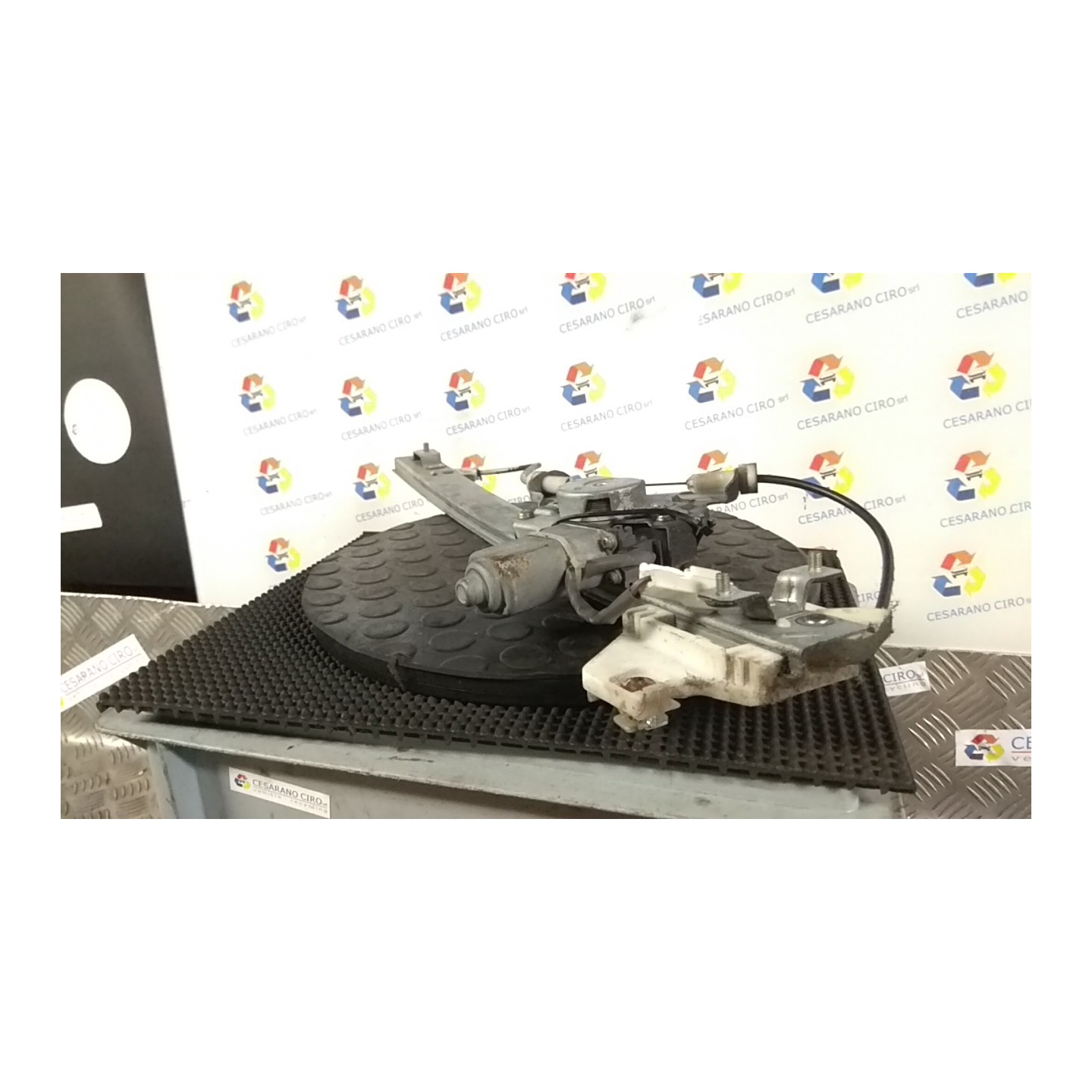 ALZACRISTALLO ELETTR. PORTA POST. DX. 107 HYUNDAI MATRIX (09/01-05/06) G4ED 8340417010