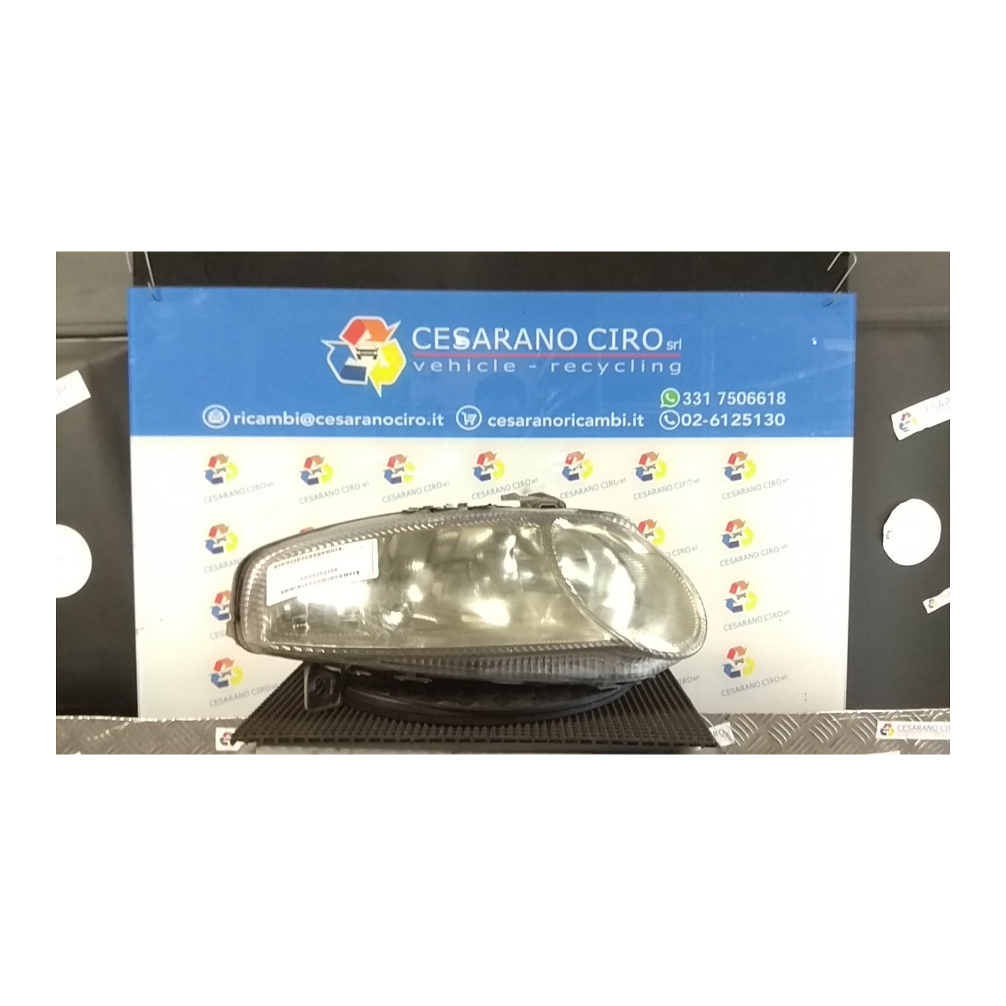 PROIETTORE DX. 069 ALFA ROMEO 147 (W8) (08/00-01/06) AR37203 46826194