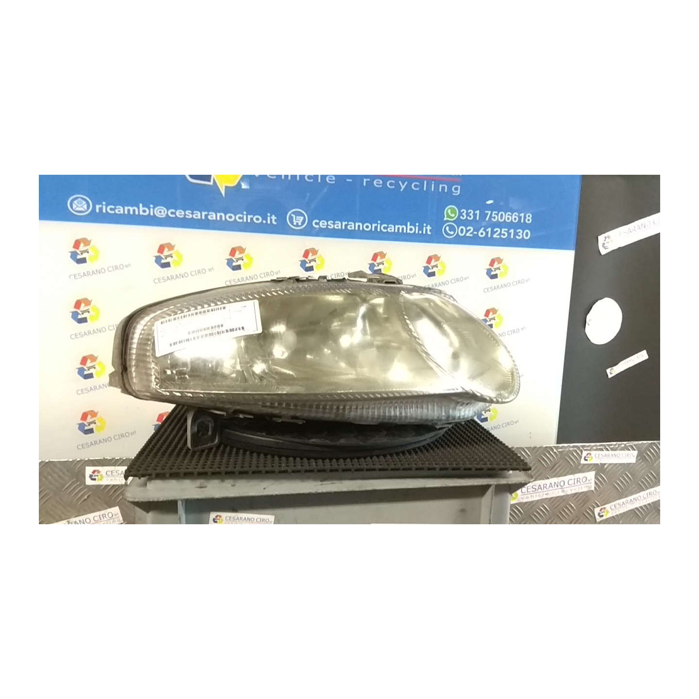 PROIETTORE DX. 069 ALFA ROMEO 147 (W8) (08/00-01/06) AR37203 46826194