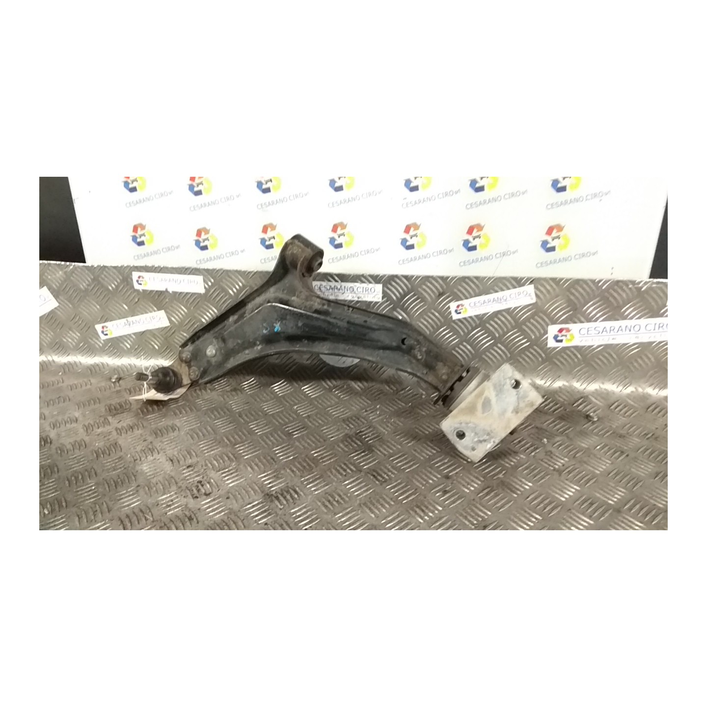 BRACCIO OSCILLANTE SOSP. ANT. SX. 127 LAND ROVER FREELANDER (08/02-10/06) 204D3 RBJ500690